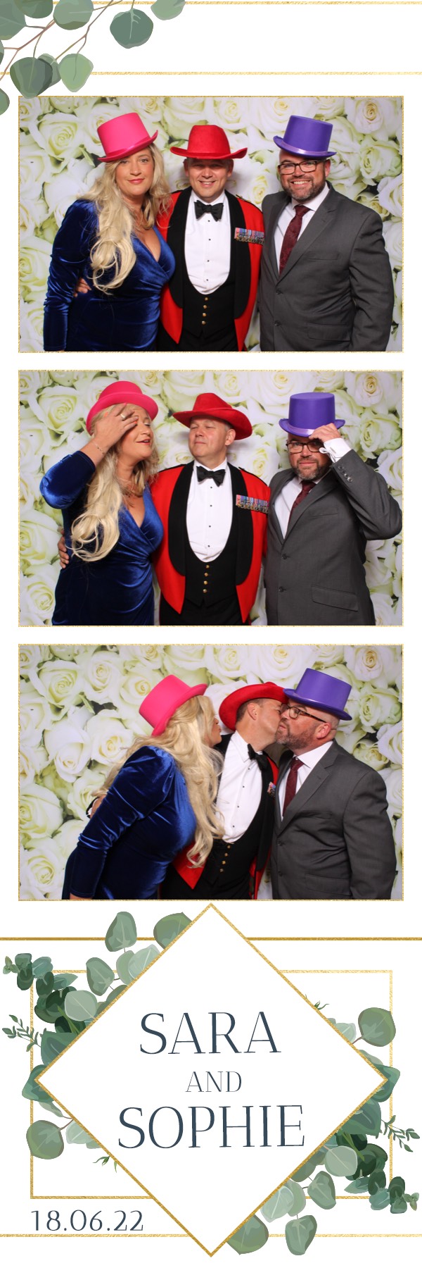 Sara & Sophie | View more photos from the event at images.mobile-photo-booth.com/u/MobilePhotoBoothUK/Sara-Sophie