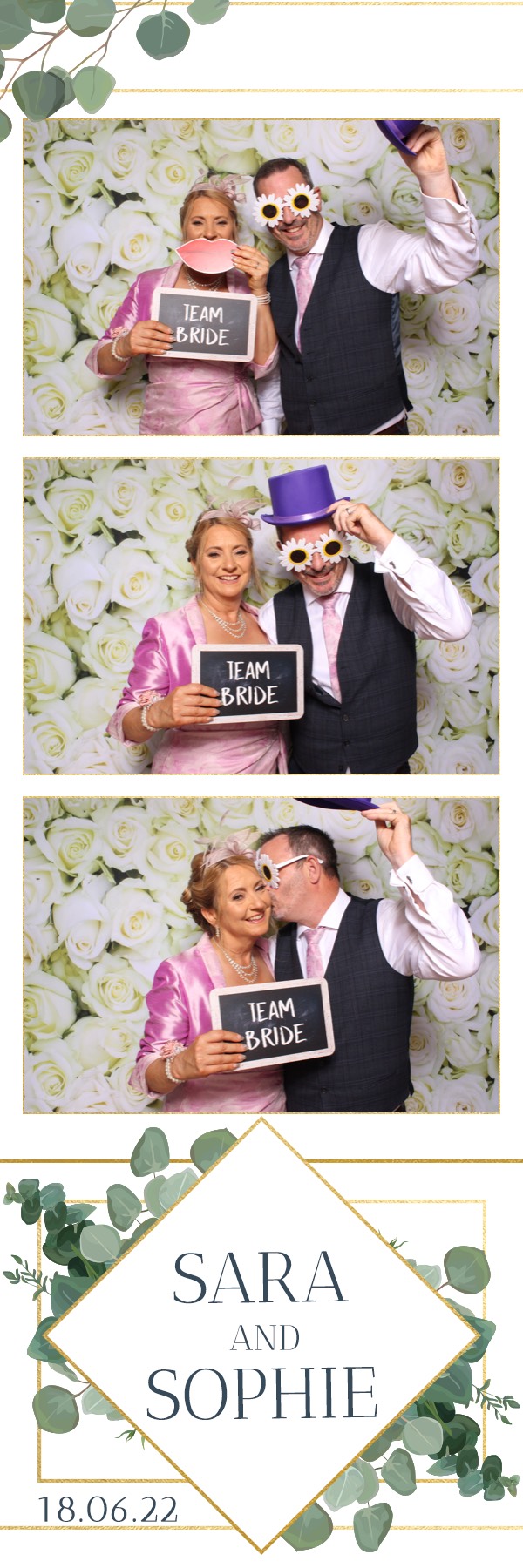 Sara & Sophie | View more photos from the event at images.mobile-photo-booth.com/u/MobilePhotoBoothUK/Sara-Sophie