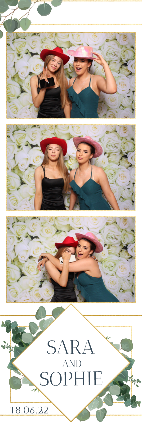 Sara & Sophie | View more photos from the event at images.mobile-photo-booth.com/u/MobilePhotoBoothUK/Sara-Sophie