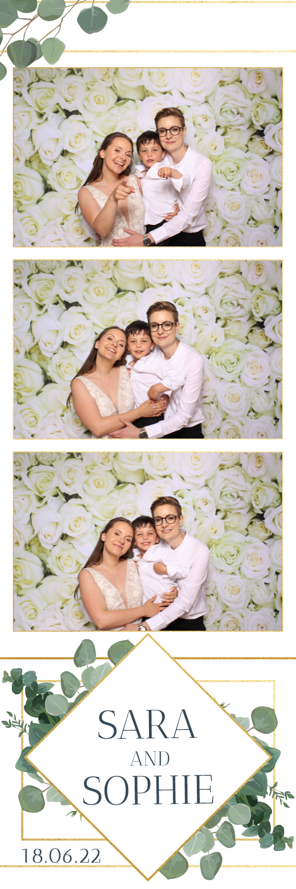 Sara & Sophie | View more photos from the event at images.mobile-photo-booth.com/u/MobilePhotoBoothUK/Sara-Sophie