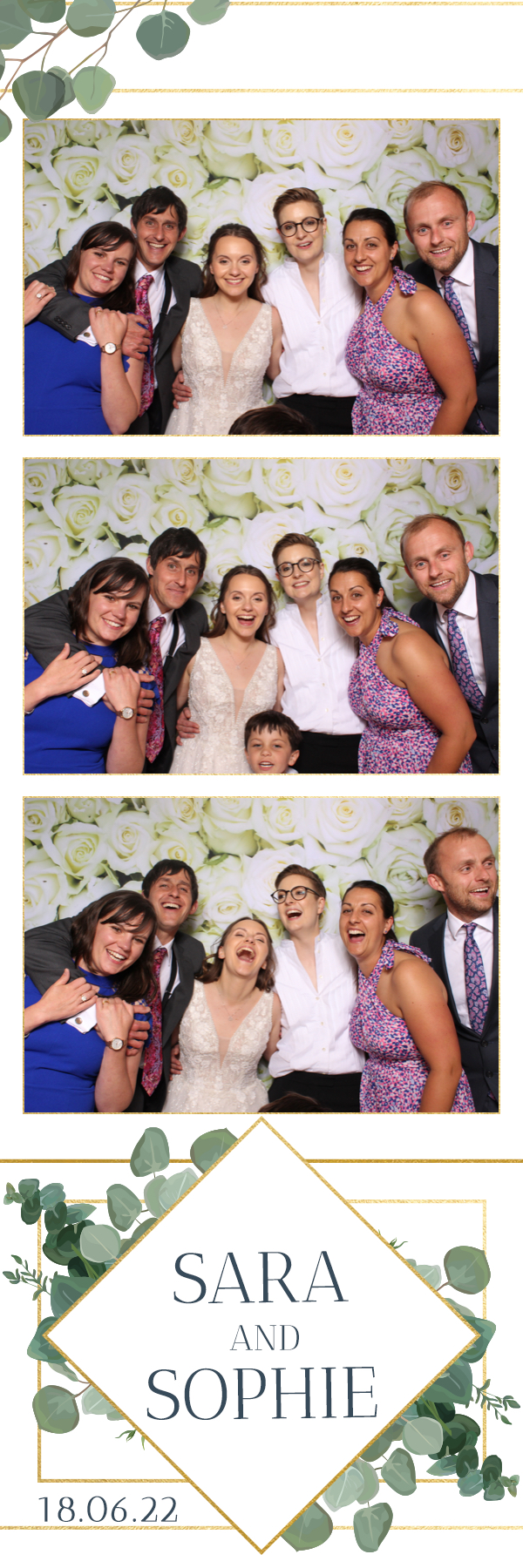 Sara & Sophie | View more photos from the event at images.mobile-photo-booth.com/u/MobilePhotoBoothUK/Sara-Sophie
