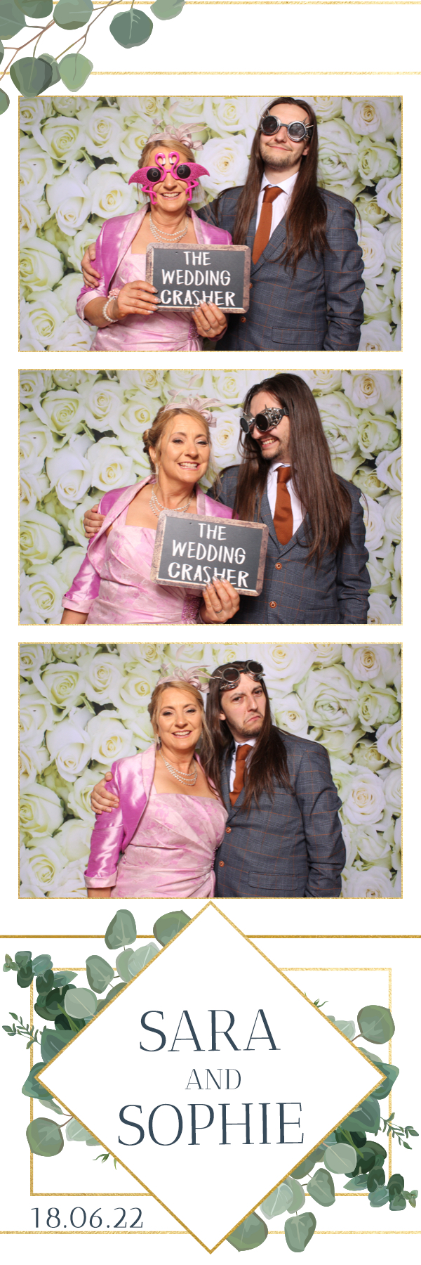 Sara & Sophie | View more photos from the event at images.mobile-photo-booth.com/u/MobilePhotoBoothUK/Sara-Sophie