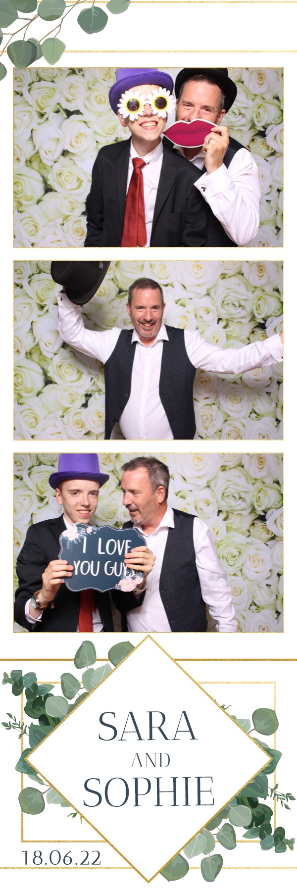 Sara & Sophie | View more photos from the event at images.mobile-photo-booth.com/u/MobilePhotoBoothUK/Sara-Sophie