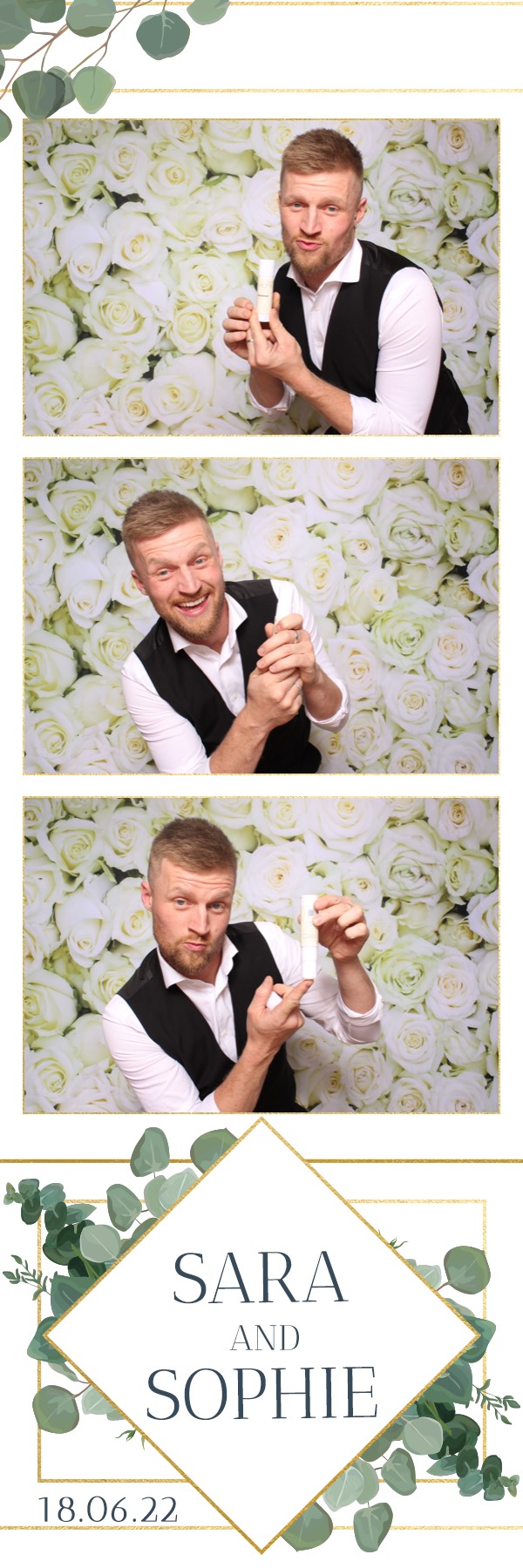 Sara & Sophie | View more photos from the event at images.mobile-photo-booth.com/u/MobilePhotoBoothUK/Sara-Sophie