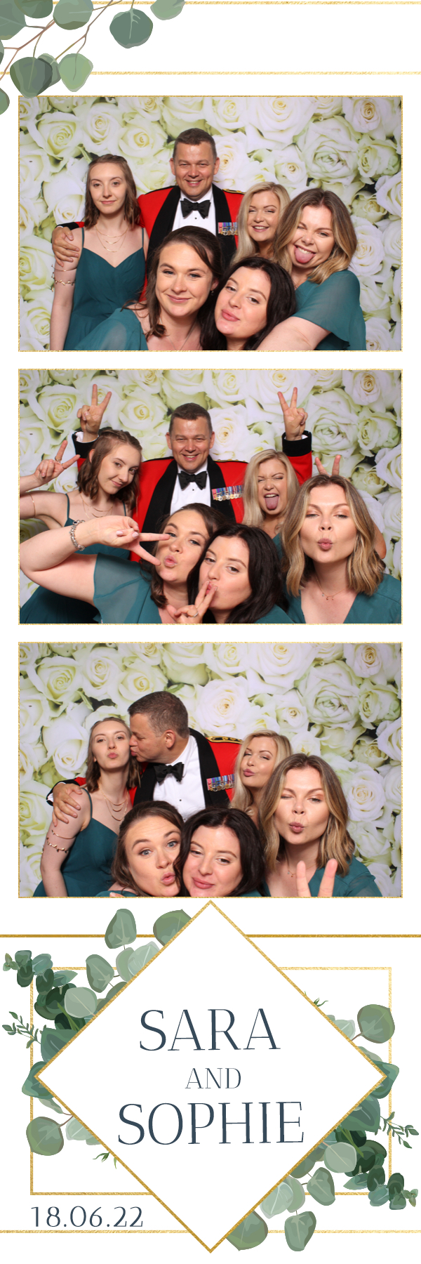 Sara & Sophie | View more photos from the event at images.mobile-photo-booth.com/u/MobilePhotoBoothUK/Sara-Sophie