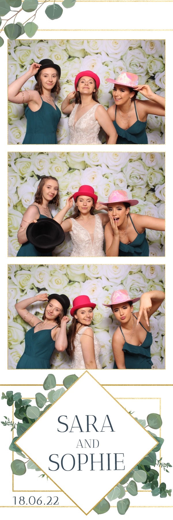Sara & Sophie | View more photos from the event at images.mobile-photo-booth.com/u/MobilePhotoBoothUK/Sara-Sophie