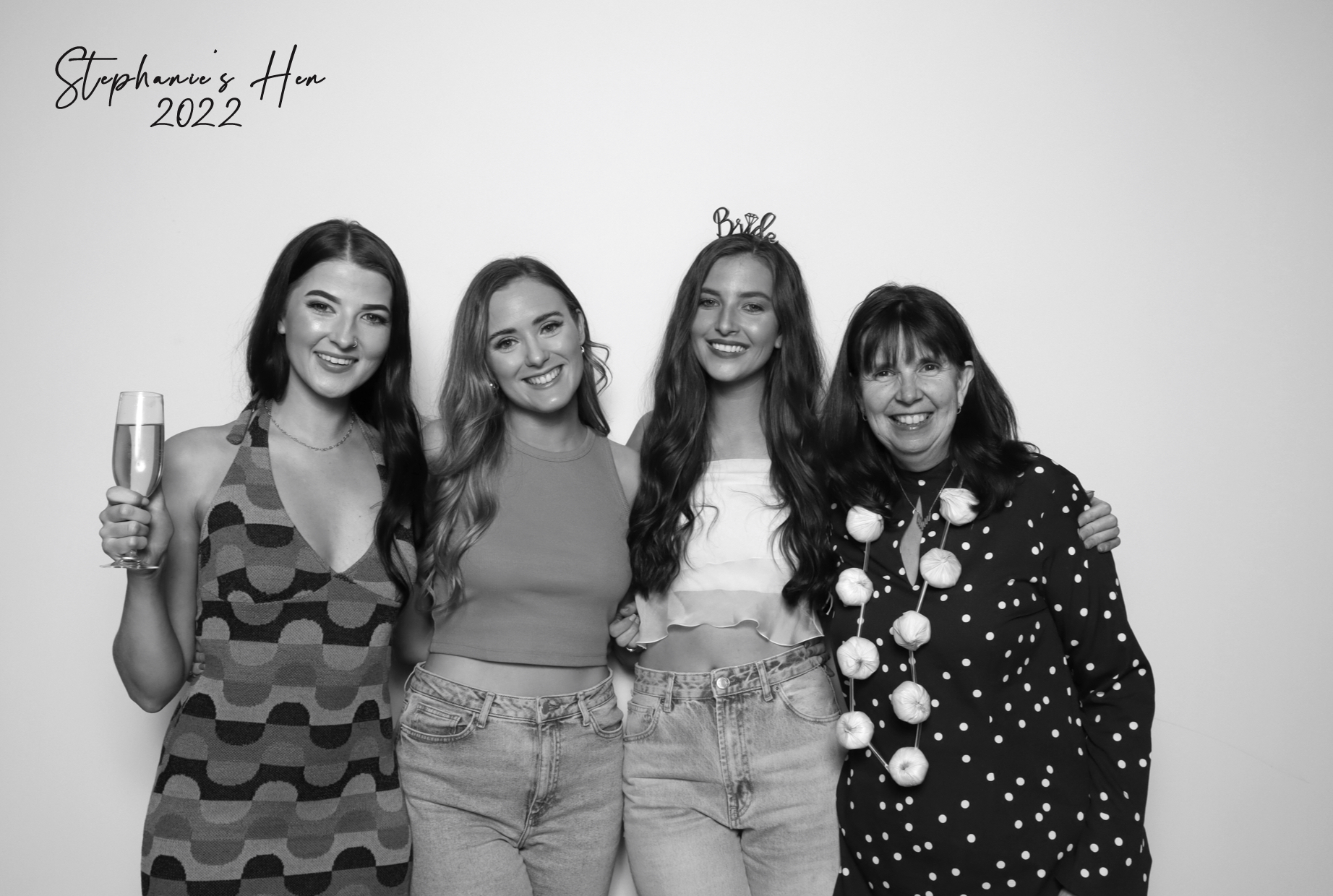 Stephanie's Hen 2022 | View more photos from the event at images.mobile-photo-booth.com/u/MobilePhotoBoothUK/Stephanies-Hen-2022