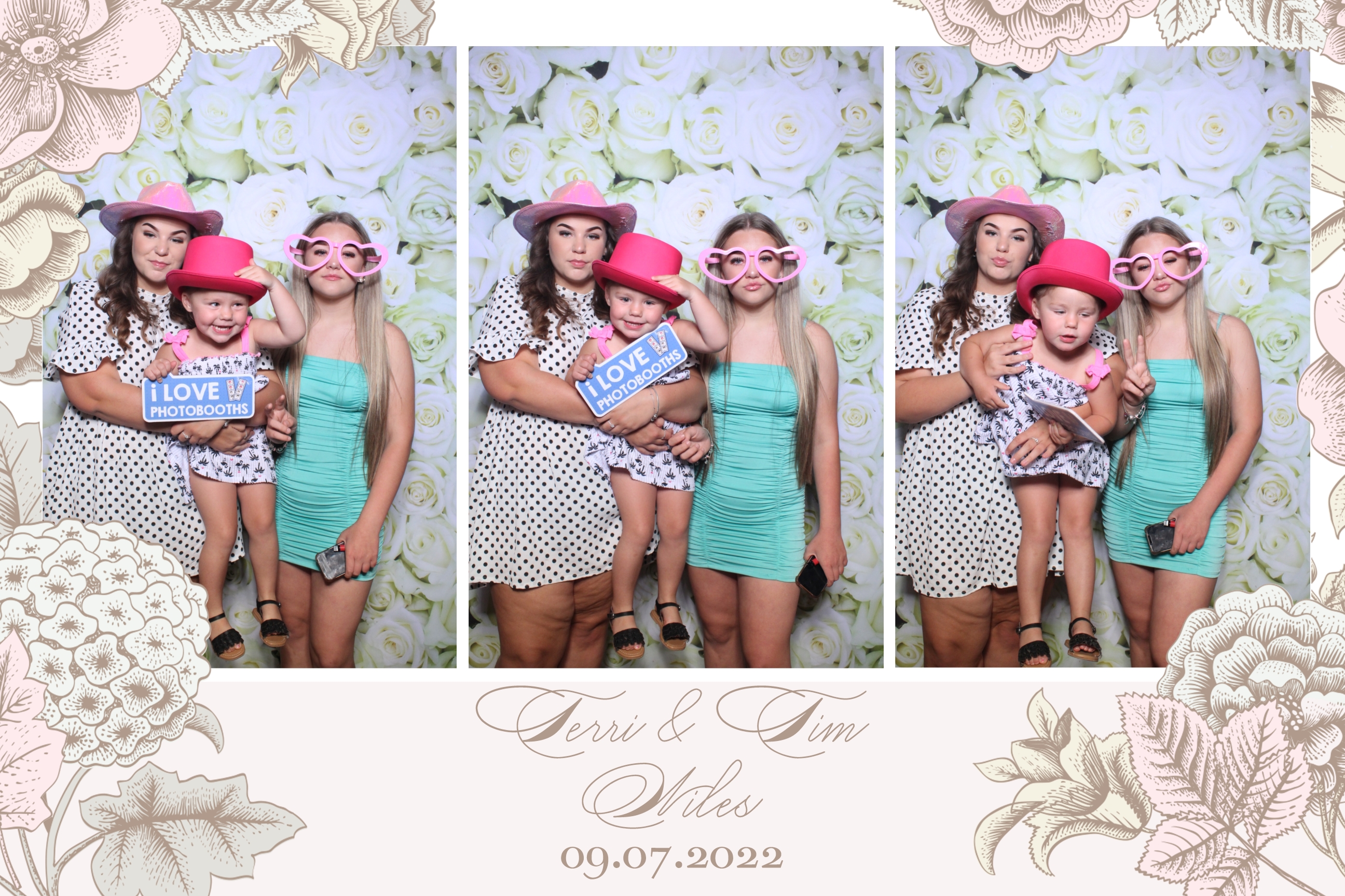Terri & Tim | View more photos from the event at images.mobile-photo-booth.com/u/MobilePhotoBoothUK/Terri-Tim