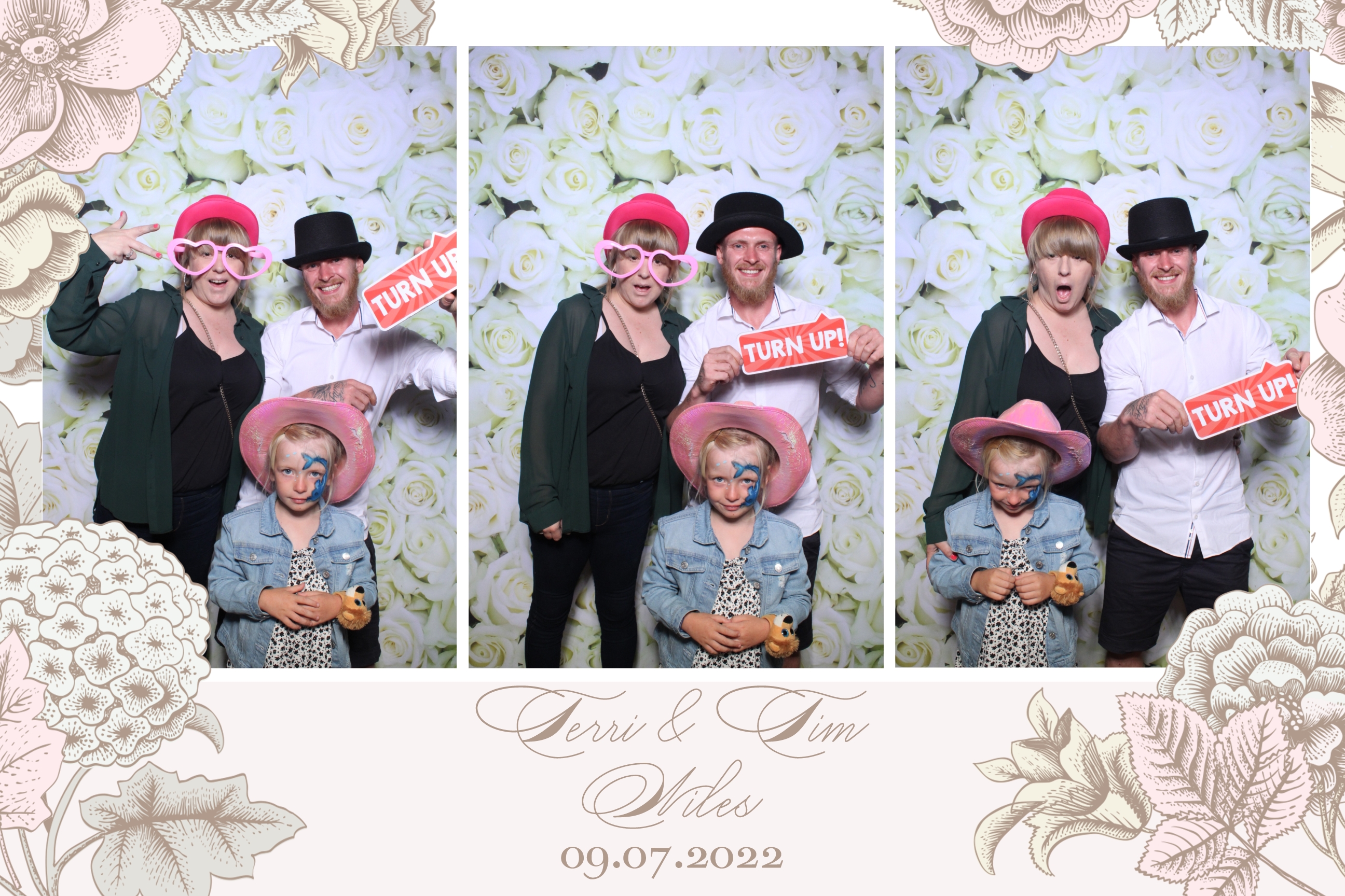 Terri & Tim | View more photos from the event at images.mobile-photo-booth.com/u/MobilePhotoBoothUK/Terri-Tim