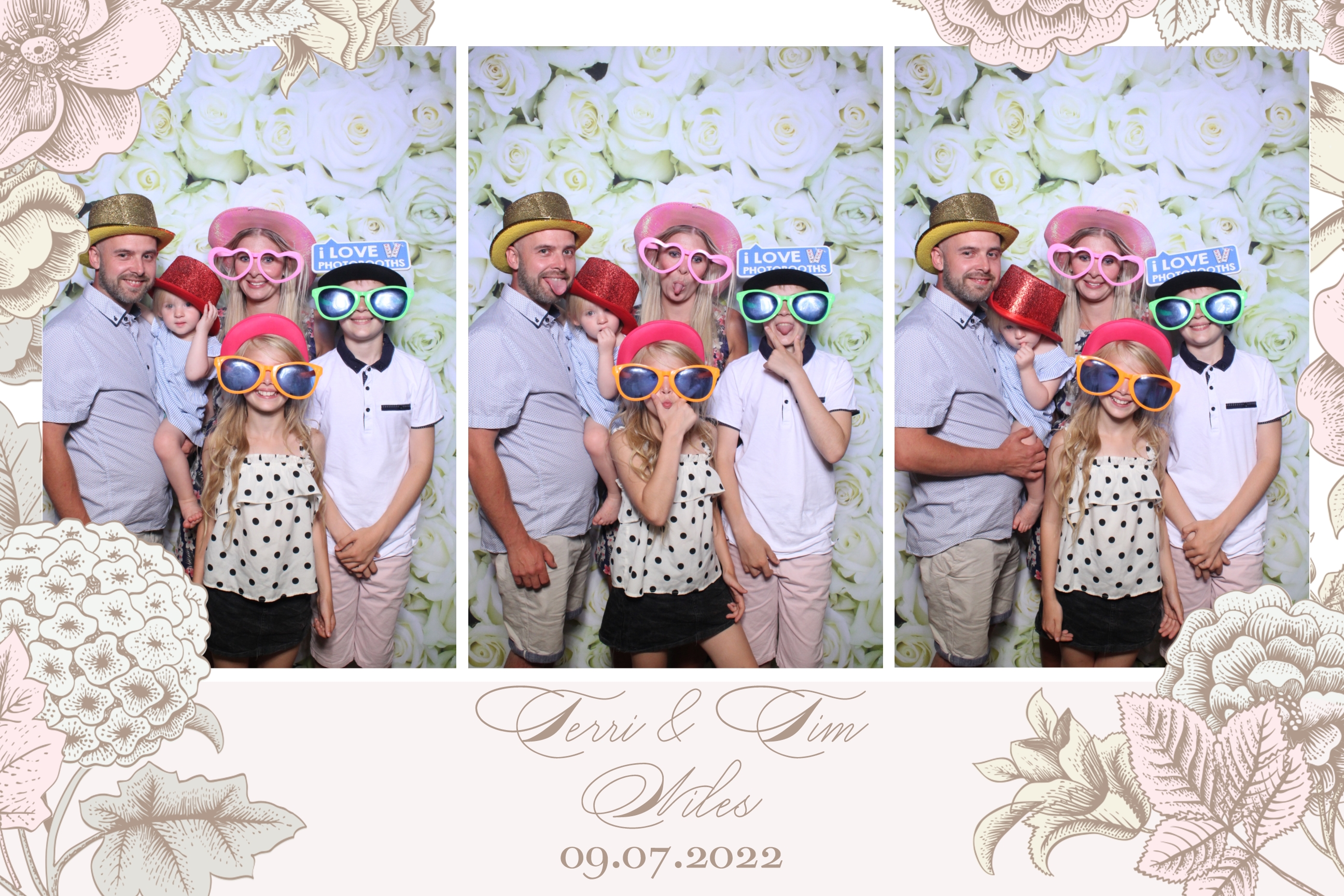 Terri & Tim | View more photos from the event at images.mobile-photo-booth.com/u/MobilePhotoBoothUK/Terri-Tim