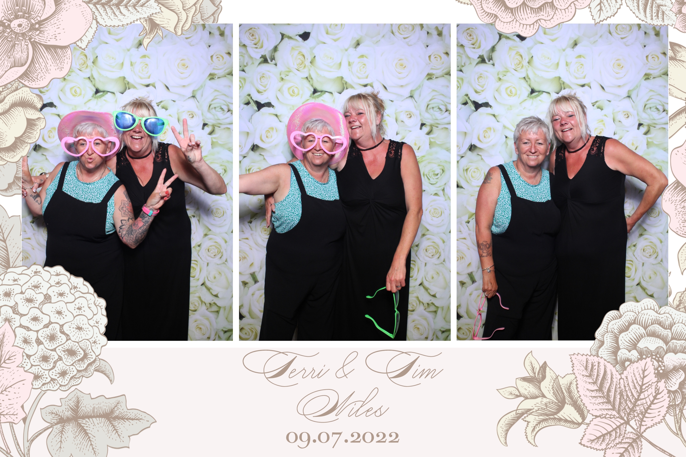 Terri & Tim | View more photos from the event at images.mobile-photo-booth.com/u/MobilePhotoBoothUK/Terri-Tim