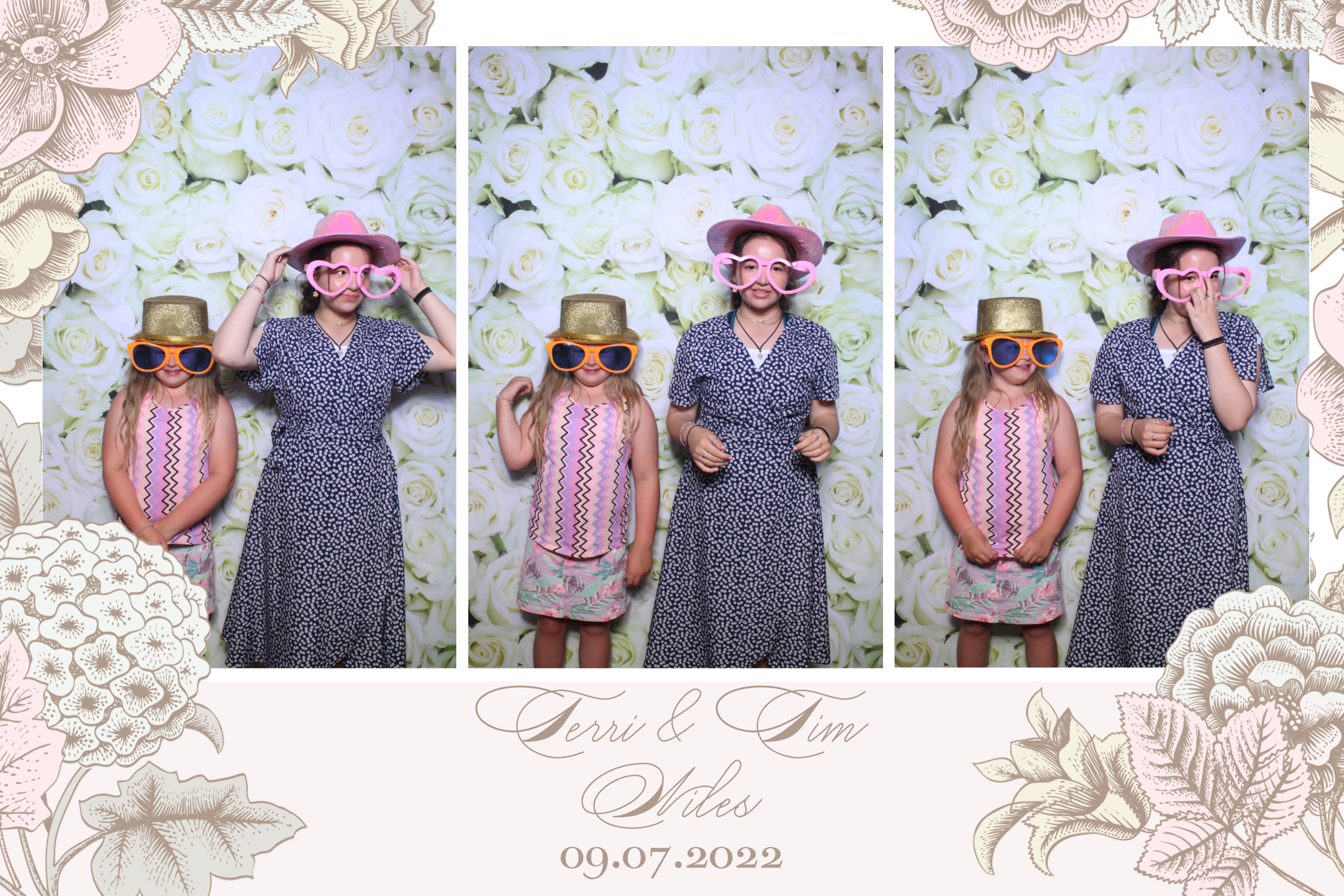Terri & Tim | View more photos from the event at images.mobile-photo-booth.com/u/MobilePhotoBoothUK/Terri-Tim