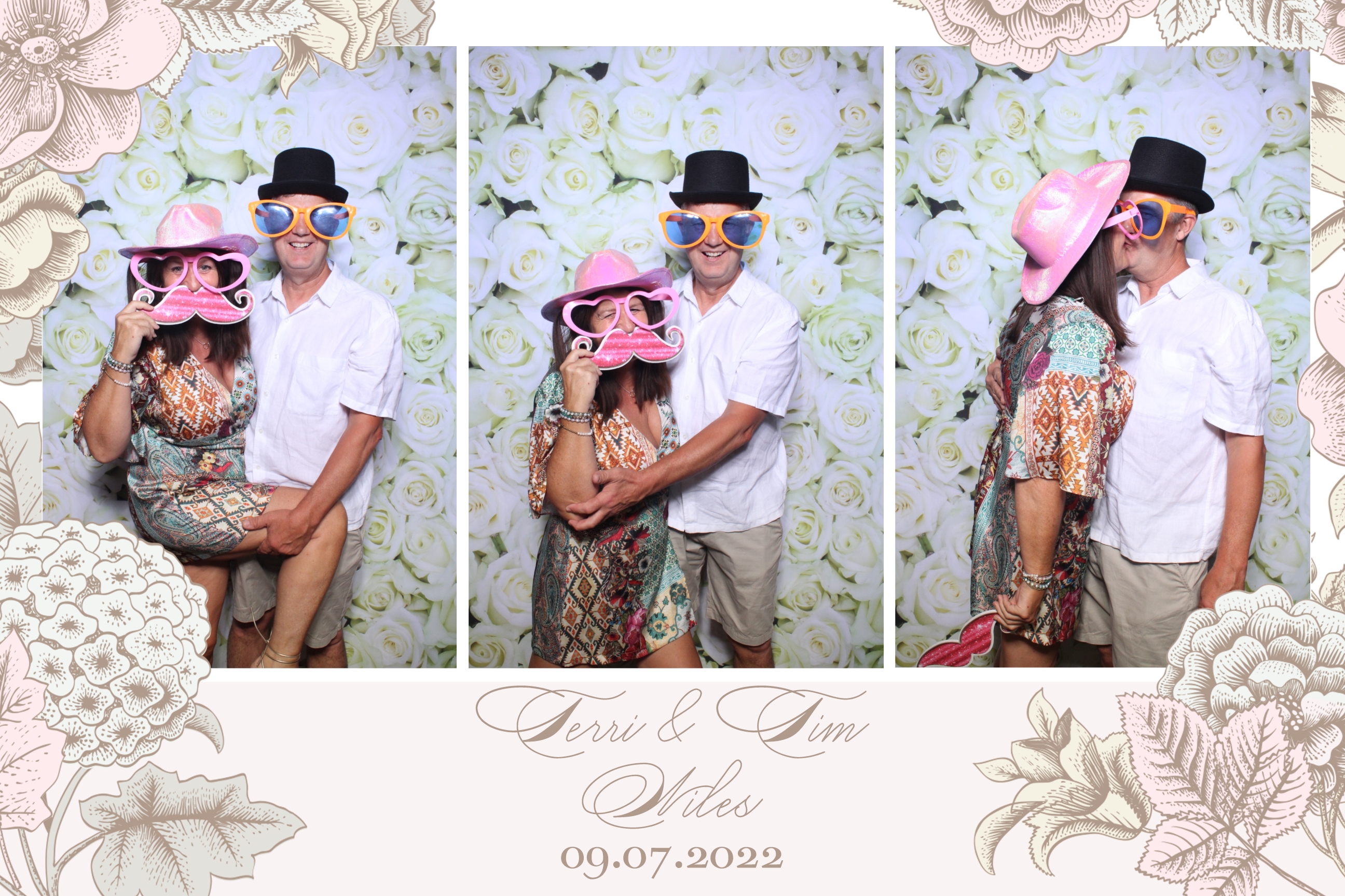 Terri & Tim | View more photos from the event at images.mobile-photo-booth.com/u/MobilePhotoBoothUK/Terri-Tim