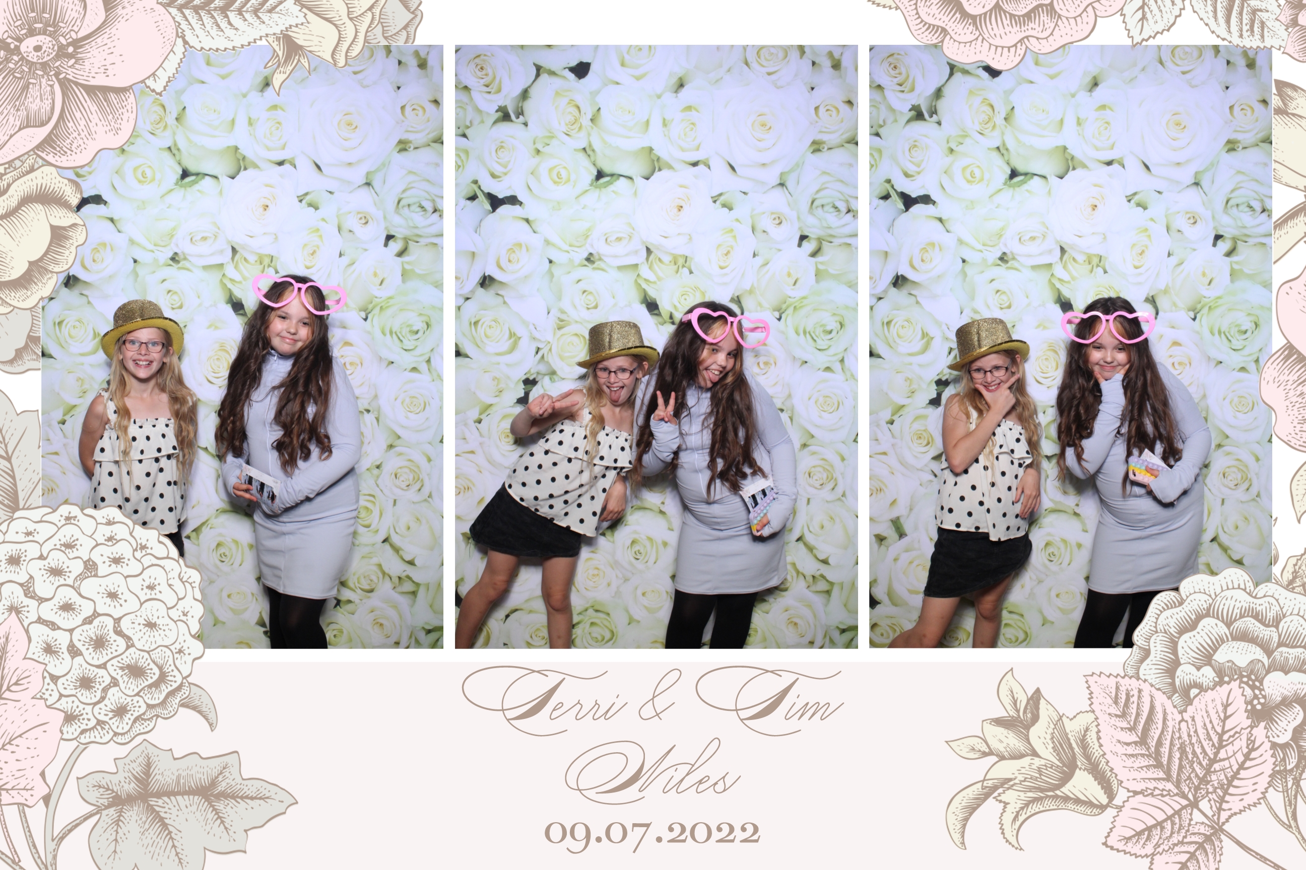 Terri & Tim | View more photos from the event at images.mobile-photo-booth.com/u/MobilePhotoBoothUK/Terri-Tim