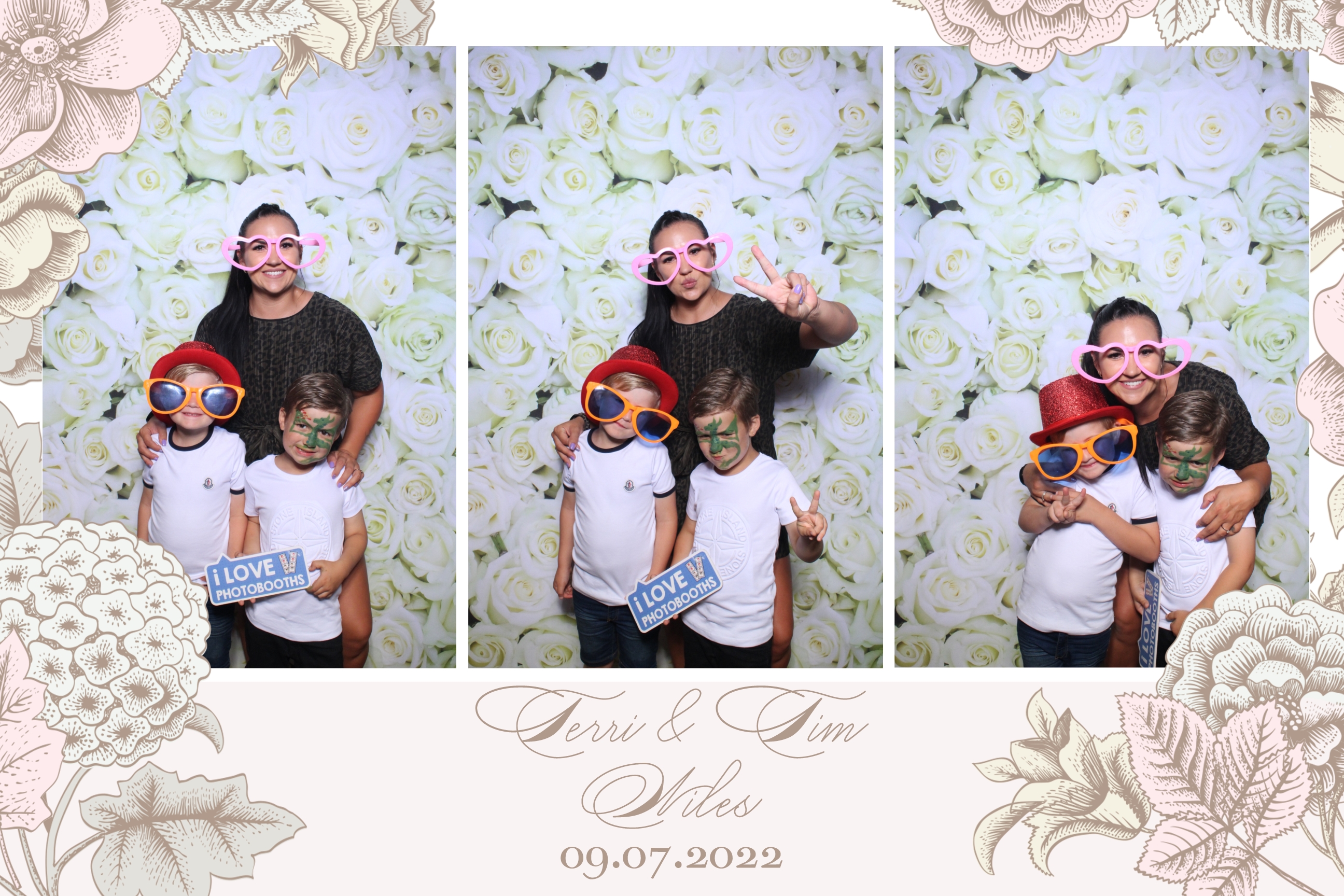 Terri & Tim | View more photos from the event at images.mobile-photo-booth.com/u/MobilePhotoBoothUK/Terri-Tim
