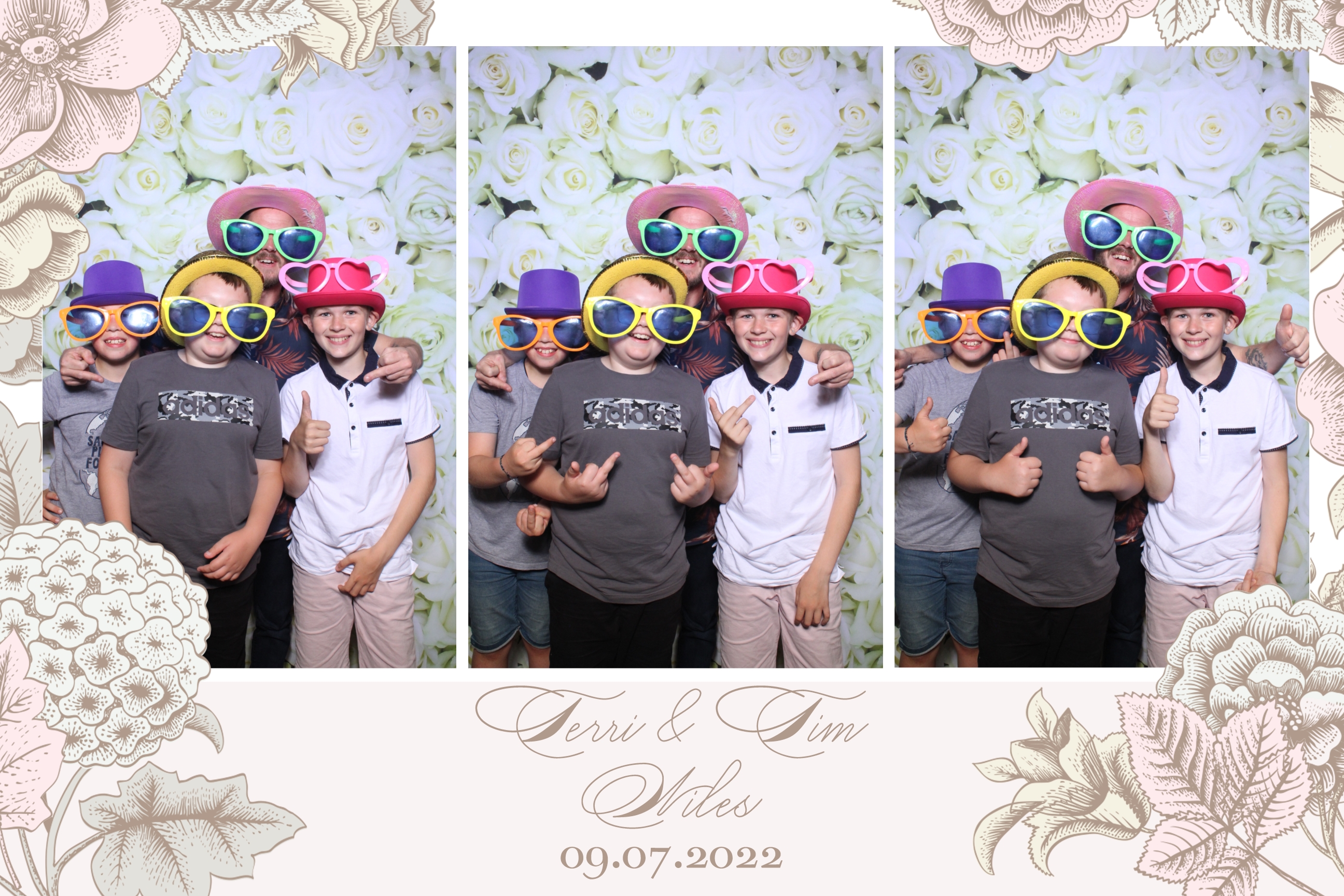 Terri & Tim | View more photos from the event at images.mobile-photo-booth.com/u/MobilePhotoBoothUK/Terri-Tim