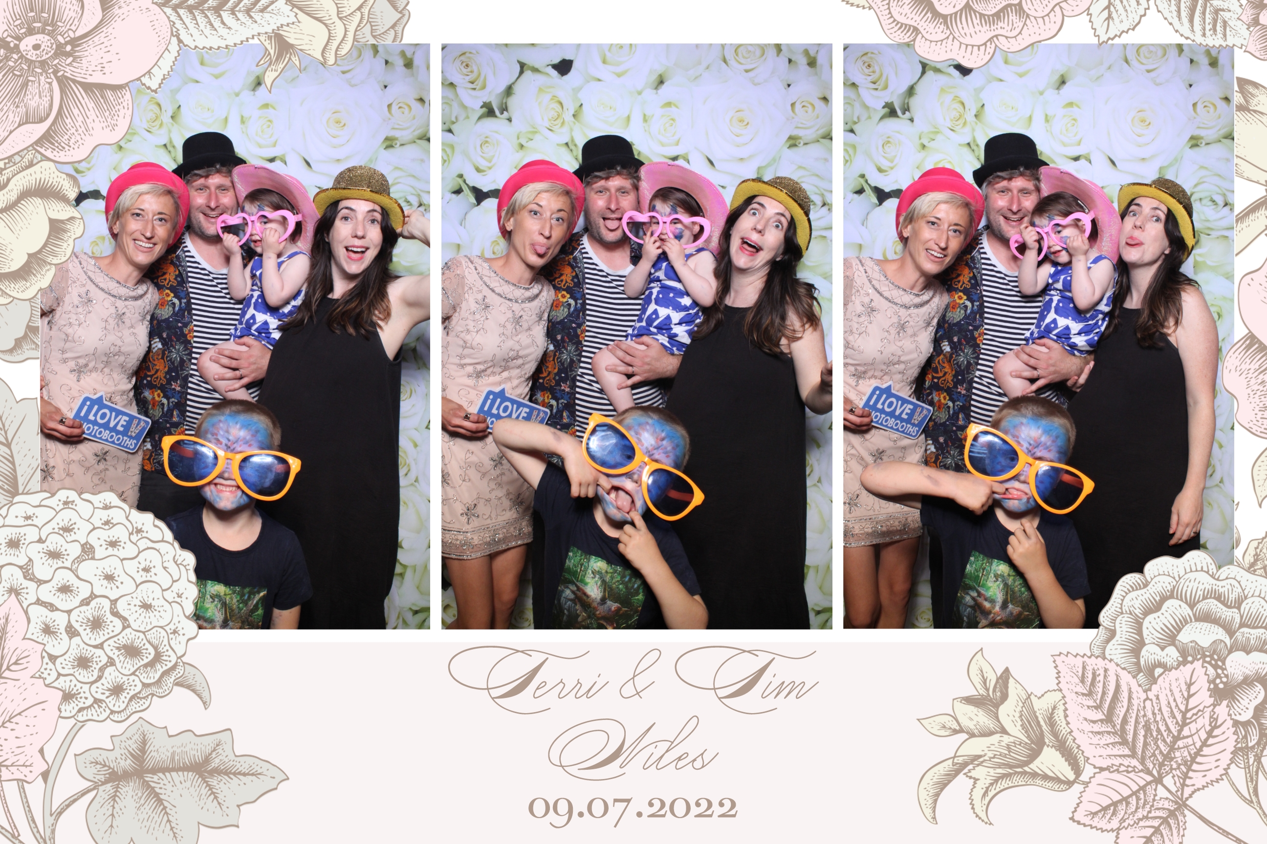 Terri & Tim | View more photos from the event at images.mobile-photo-booth.com/u/MobilePhotoBoothUK/Terri-Tim