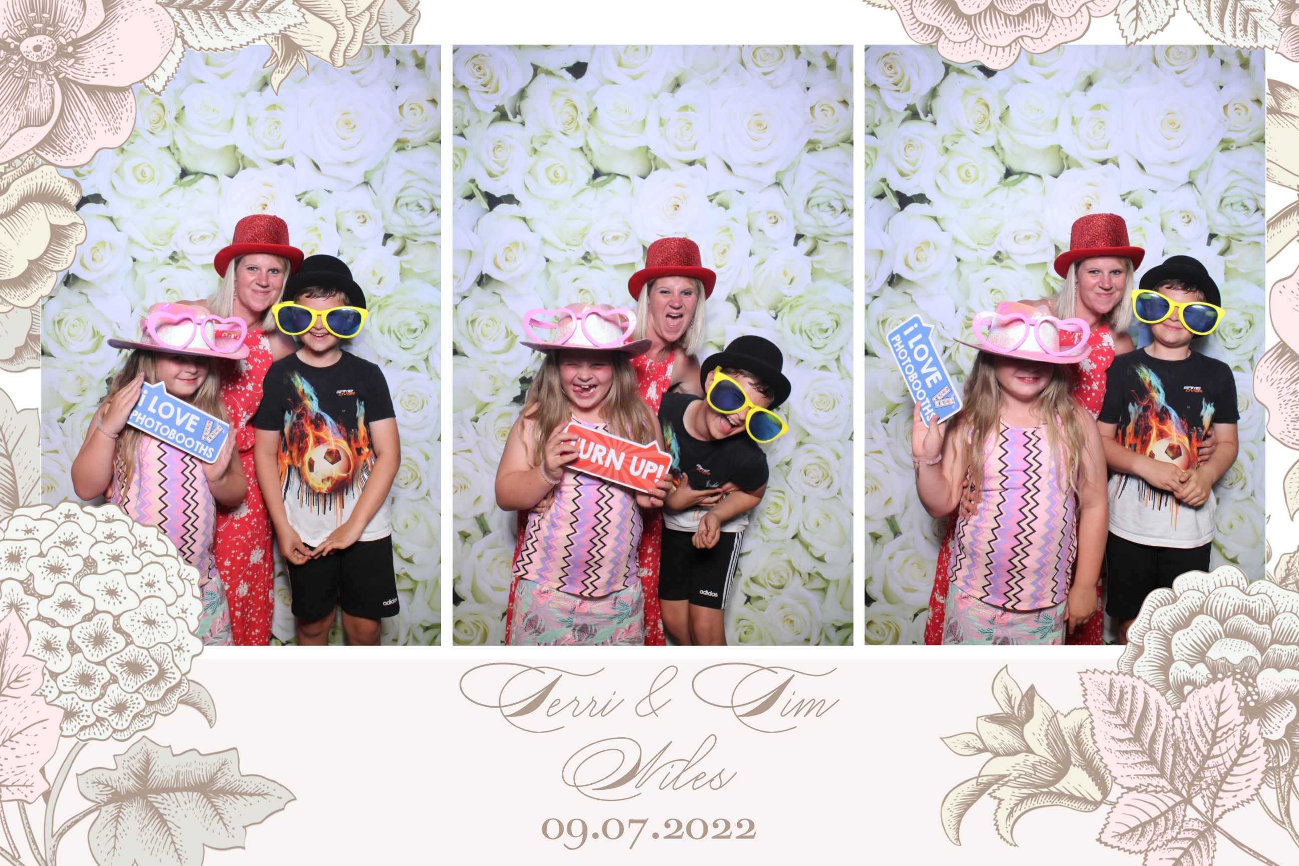 Terri & Tim | View more photos from the event at images.mobile-photo-booth.com/u/MobilePhotoBoothUK/Terri-Tim
