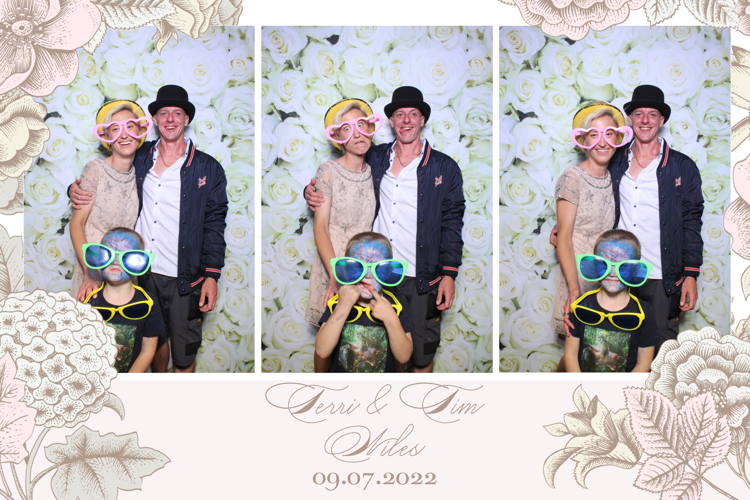 Terri & Tim | View more photos from the event at images.mobile-photo-booth.com/u/MobilePhotoBoothUK/Terri-Tim