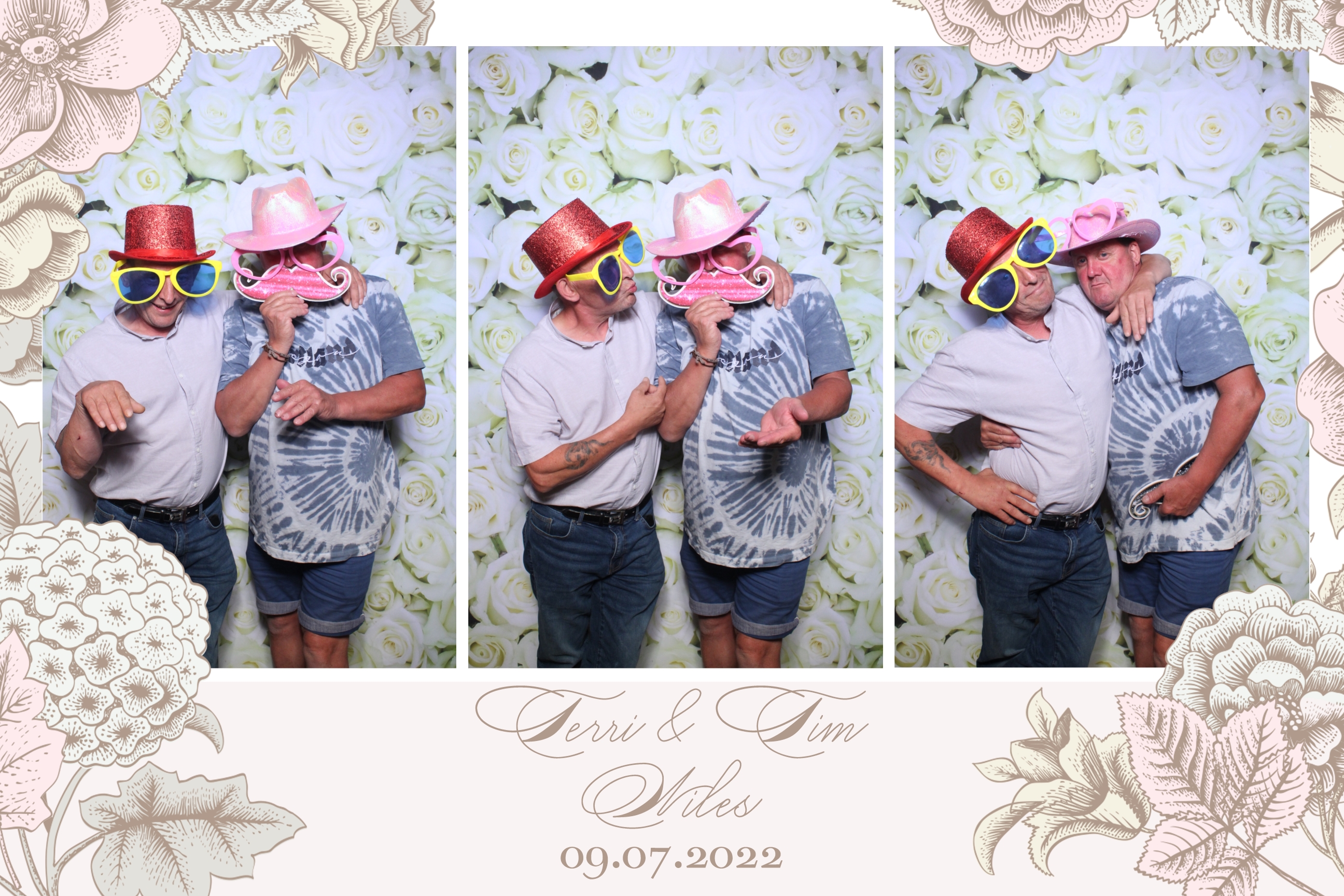 Terri & Tim | View more photos from the event at images.mobile-photo-booth.com/u/MobilePhotoBoothUK/Terri-Tim
