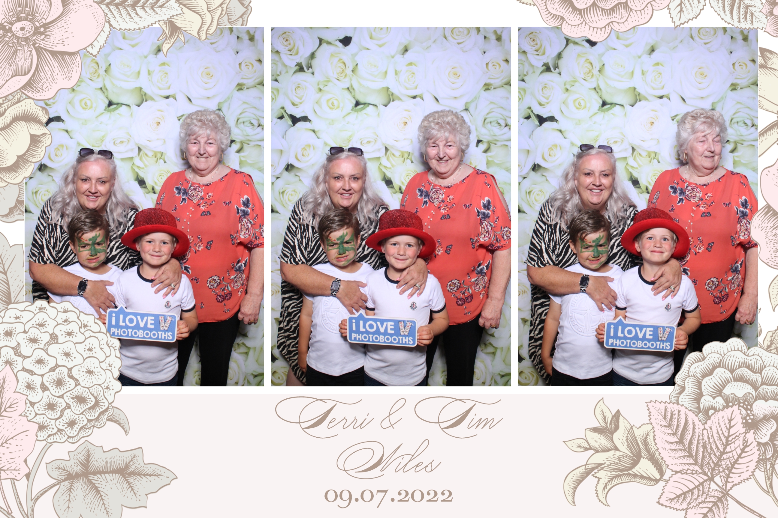 Terri & Tim | View more photos from the event at images.mobile-photo-booth.com/u/MobilePhotoBoothUK/Terri-Tim