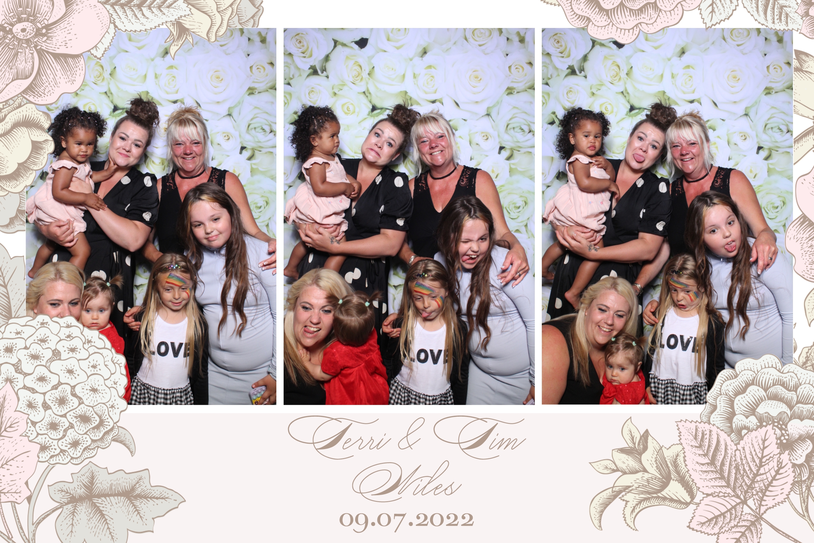 Terri & Tim | View more photos from the event at images.mobile-photo-booth.com/u/MobilePhotoBoothUK/Terri-Tim