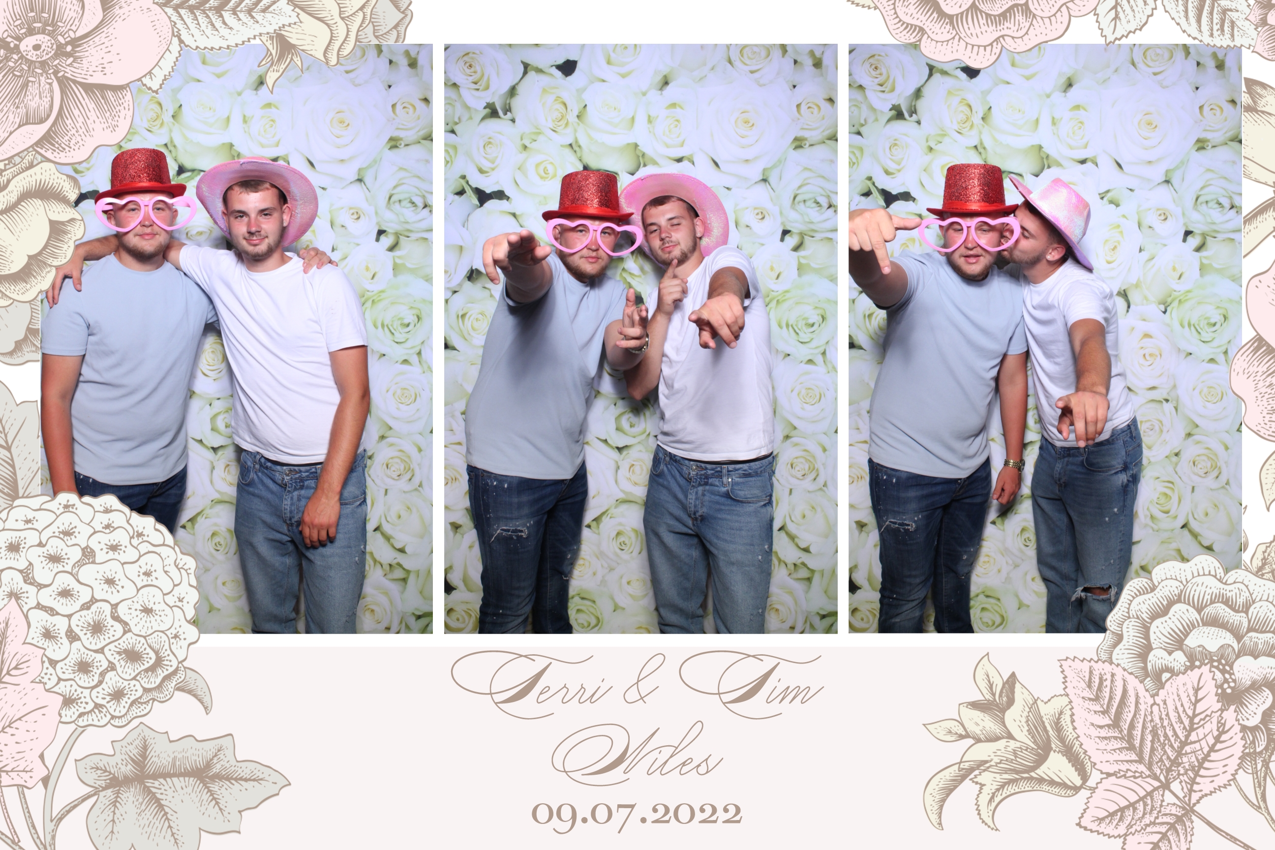 Terri & Tim | View more photos from the event at images.mobile-photo-booth.com/u/MobilePhotoBoothUK/Terri-Tim