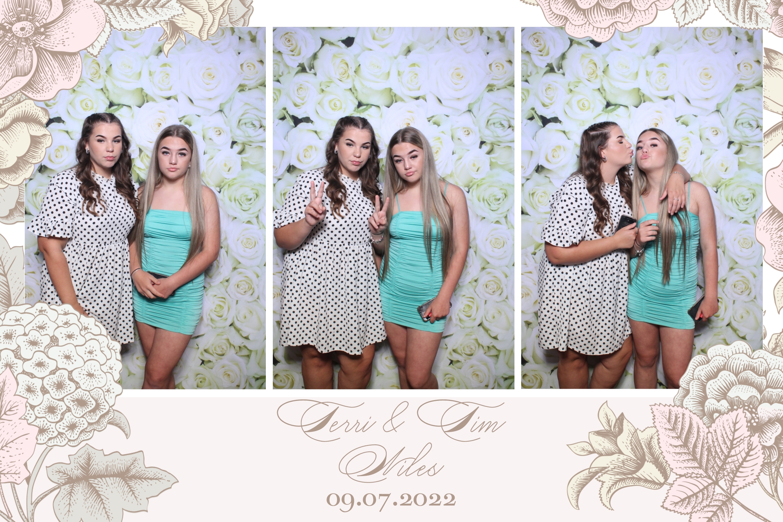 Terri & Tim | View more photos from the event at images.mobile-photo-booth.com/u/MobilePhotoBoothUK/Terri-Tim
