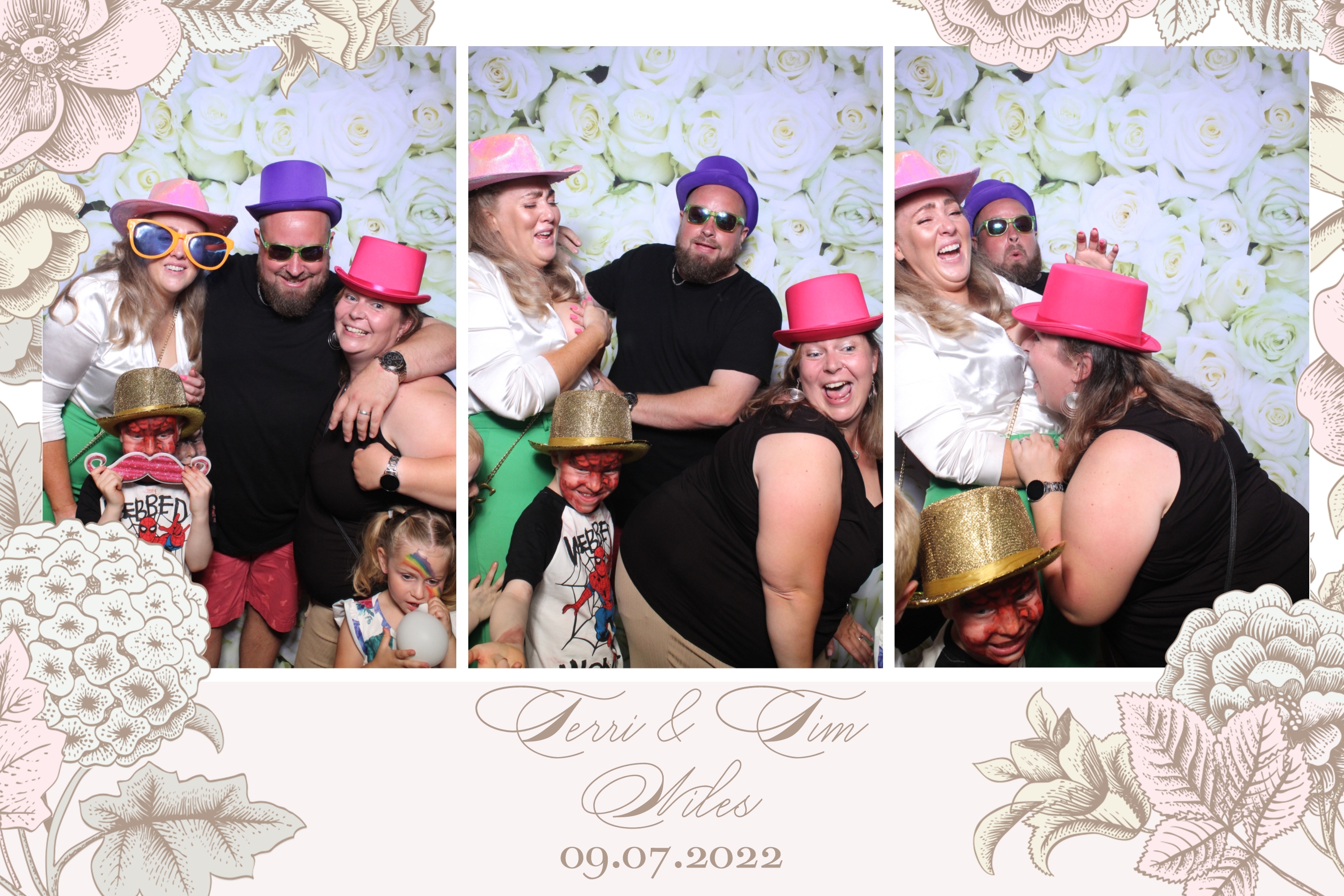 Terri & Tim | View more photos from the event at images.mobile-photo-booth.com/u/MobilePhotoBoothUK/Terri-Tim