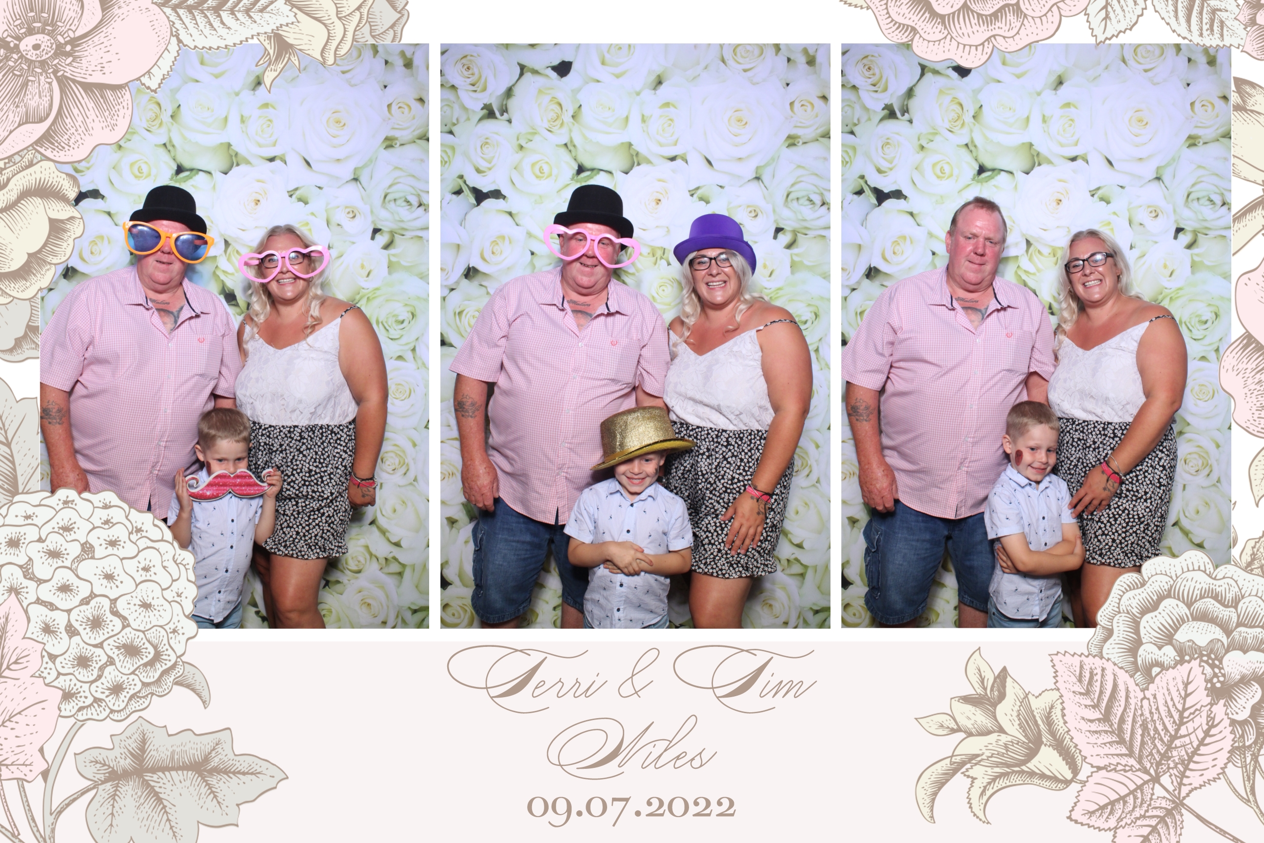 Terri & Tim | View more photos from the event at images.mobile-photo-booth.com/u/MobilePhotoBoothUK/Terri-Tim