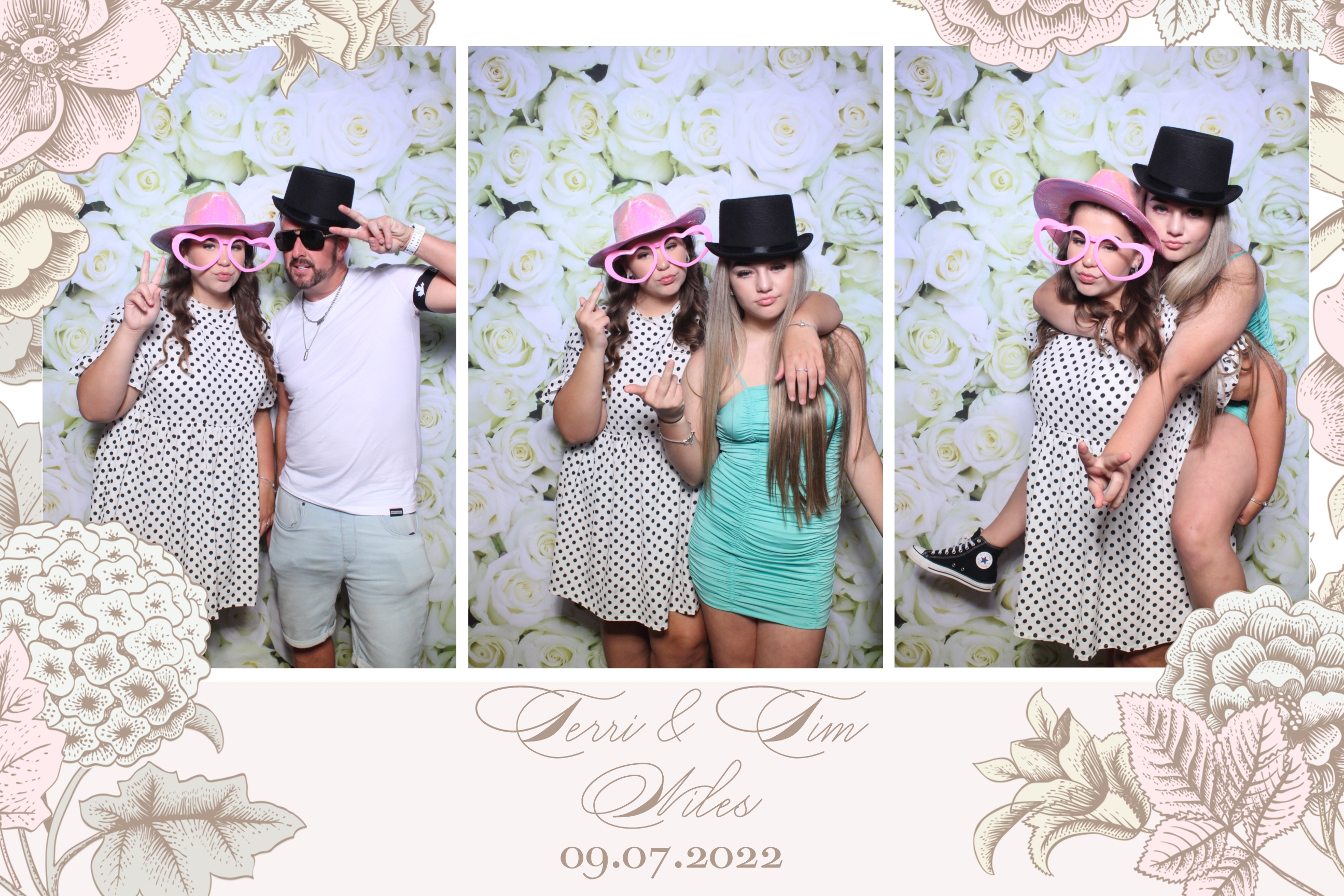 Terri & Tim | View more photos from the event at images.mobile-photo-booth.com/u/MobilePhotoBoothUK/Terri-Tim