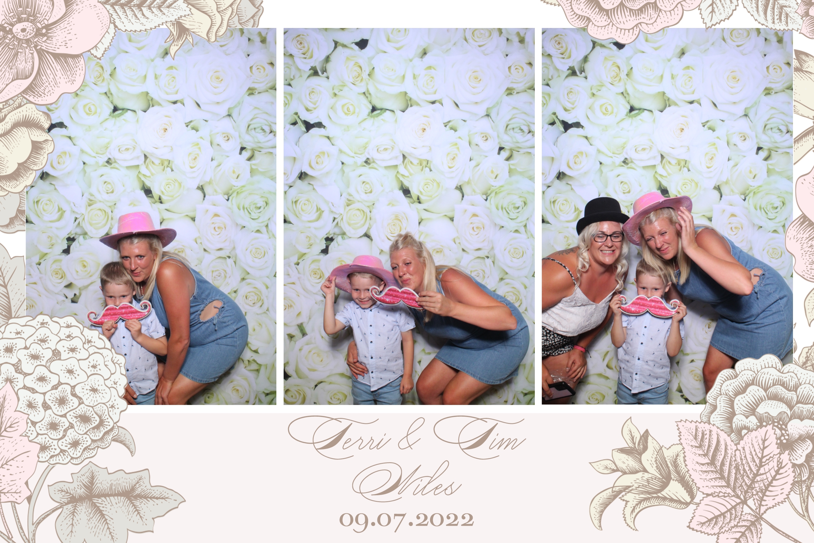 Terri & Tim | View more photos from the event at images.mobile-photo-booth.com/u/MobilePhotoBoothUK/Terri-Tim