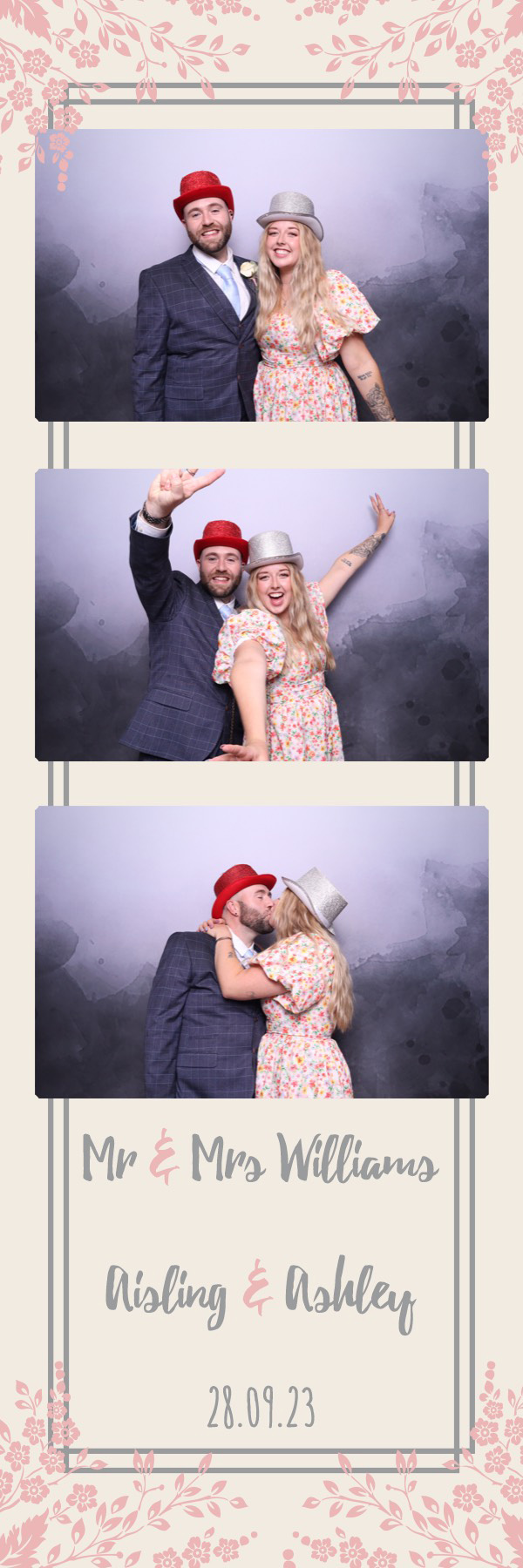 Aisling & Ashley | View more photos from the event at images.mobile-photo-booth.com/u/MobilePhotoBoothUK/Aisling-Ashley