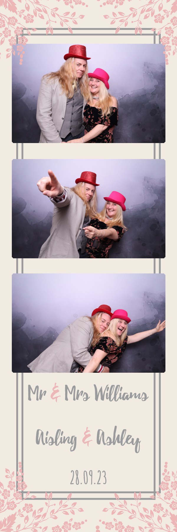 Aisling & Ashley | View more photos from the event at images.mobile-photo-booth.com/u/MobilePhotoBoothUK/Aisling-Ashley