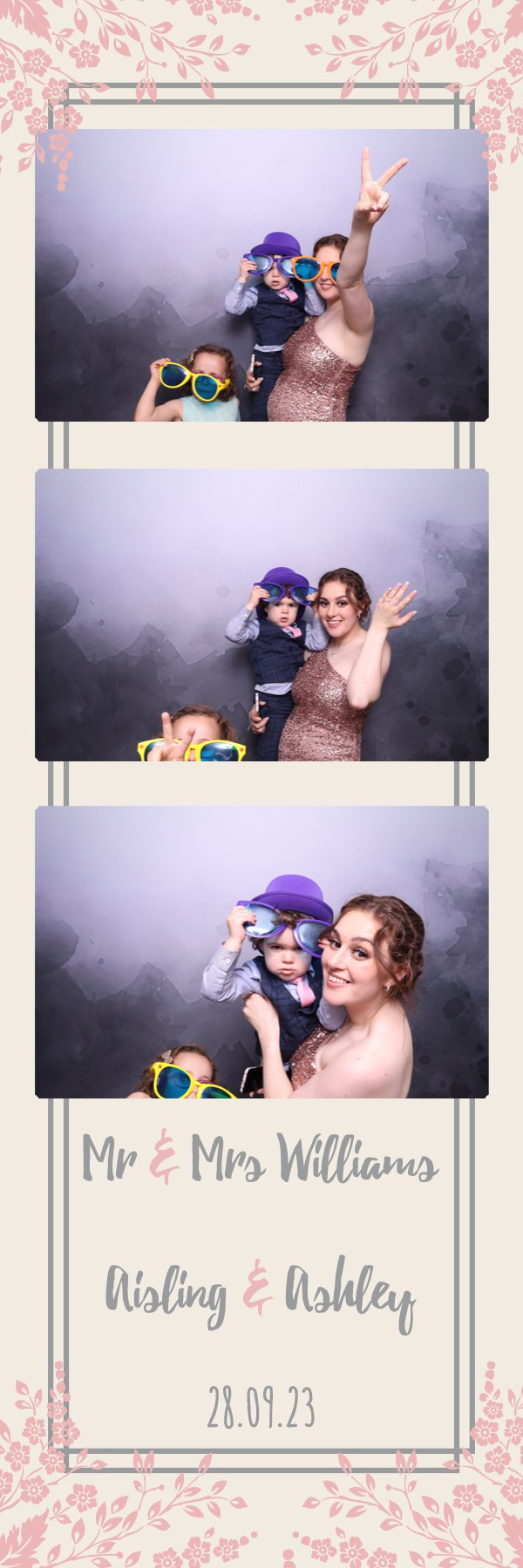 Aisling & Ashley | View more photos from the event at images.mobile-photo-booth.com/u/MobilePhotoBoothUK/Aisling-Ashley