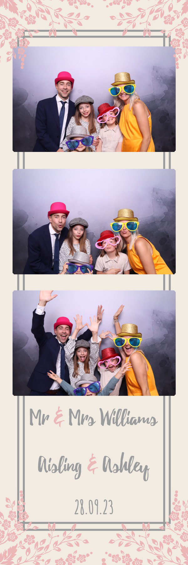 Aisling & Ashley | View more photos from the event at images.mobile-photo-booth.com/u/MobilePhotoBoothUK/Aisling-Ashley