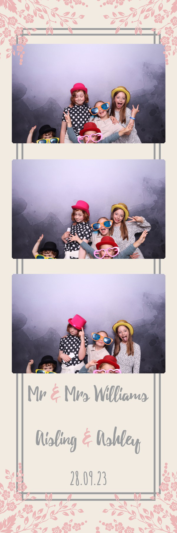 Aisling & Ashley | View more photos from the event at images.mobile-photo-booth.com/u/MobilePhotoBoothUK/Aisling-Ashley