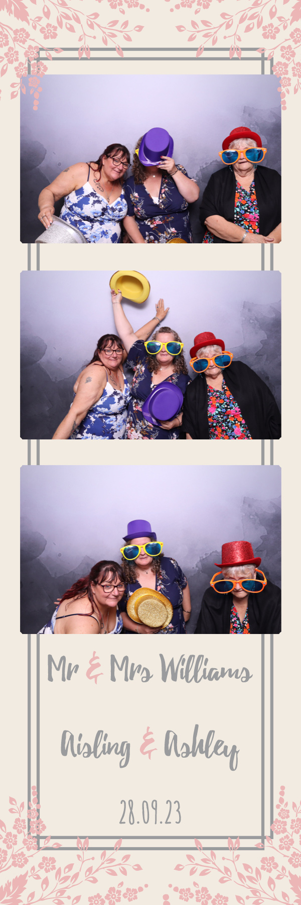 Aisling & Ashley | View more photos from the event at images.mobile-photo-booth.com/u/MobilePhotoBoothUK/Aisling-Ashley