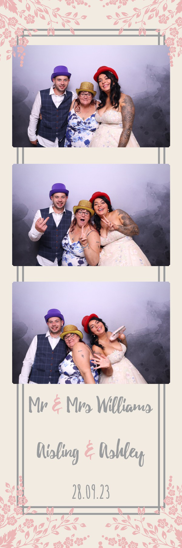 Aisling & Ashley | View more photos from the event at images.mobile-photo-booth.com/u/MobilePhotoBoothUK/Aisling-Ashley