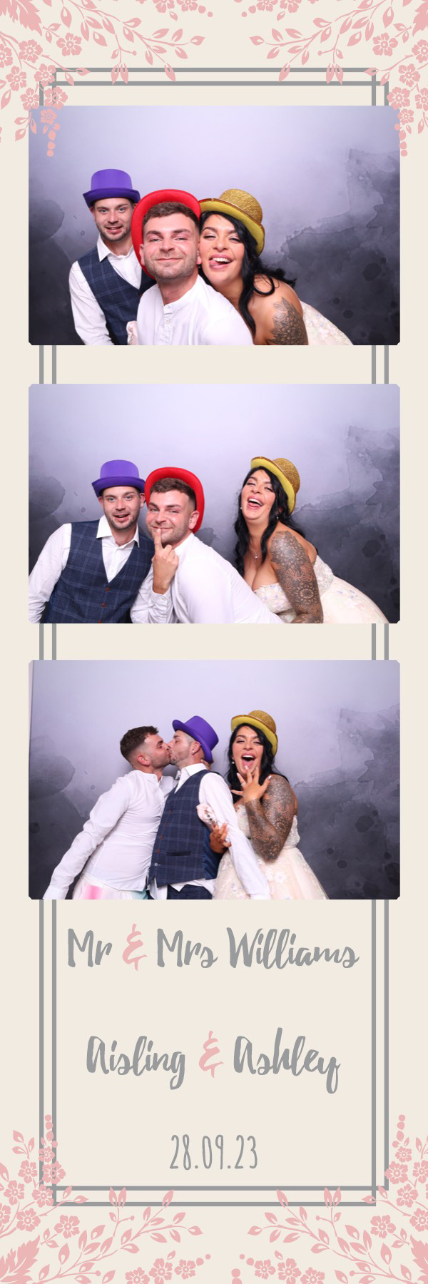 Aisling & Ashley | View more photos from the event at images.mobile-photo-booth.com/u/MobilePhotoBoothUK/Aisling-Ashley