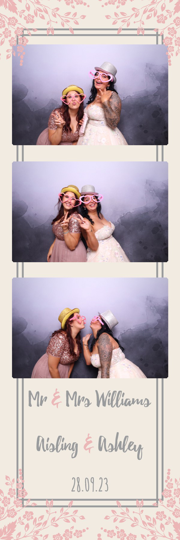 Aisling & Ashley | View more photos from the event at images.mobile-photo-booth.com/u/MobilePhotoBoothUK/Aisling-Ashley