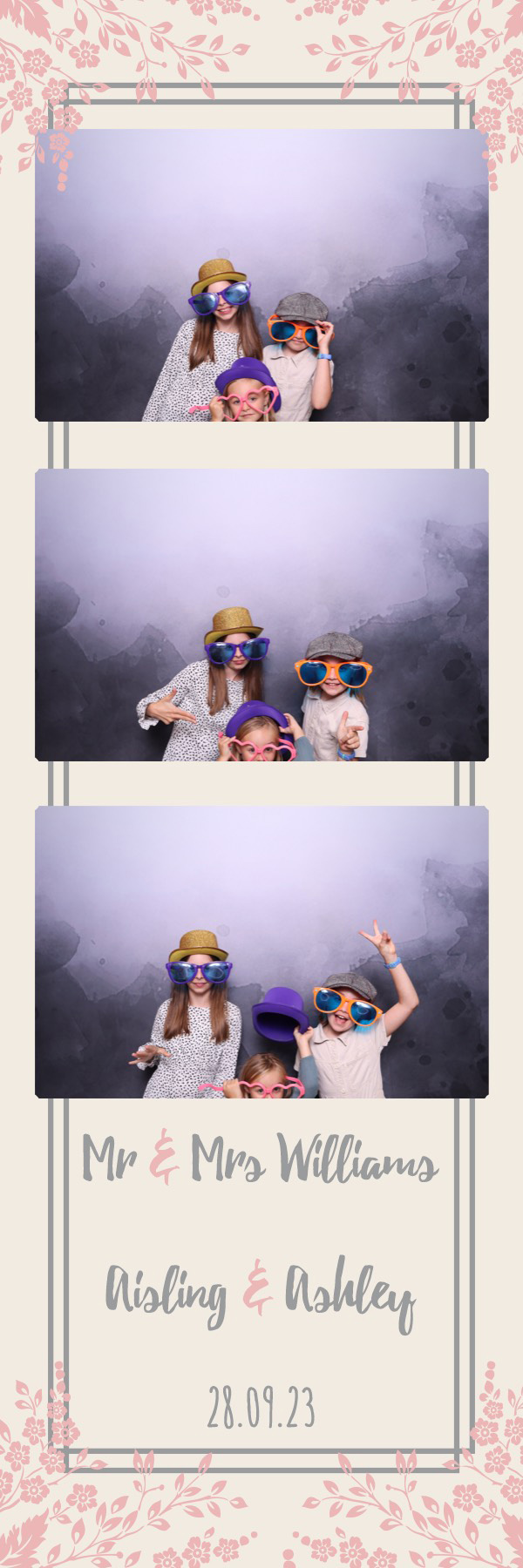 Aisling & Ashley | View more photos from the event at images.mobile-photo-booth.com/u/MobilePhotoBoothUK/Aisling-Ashley