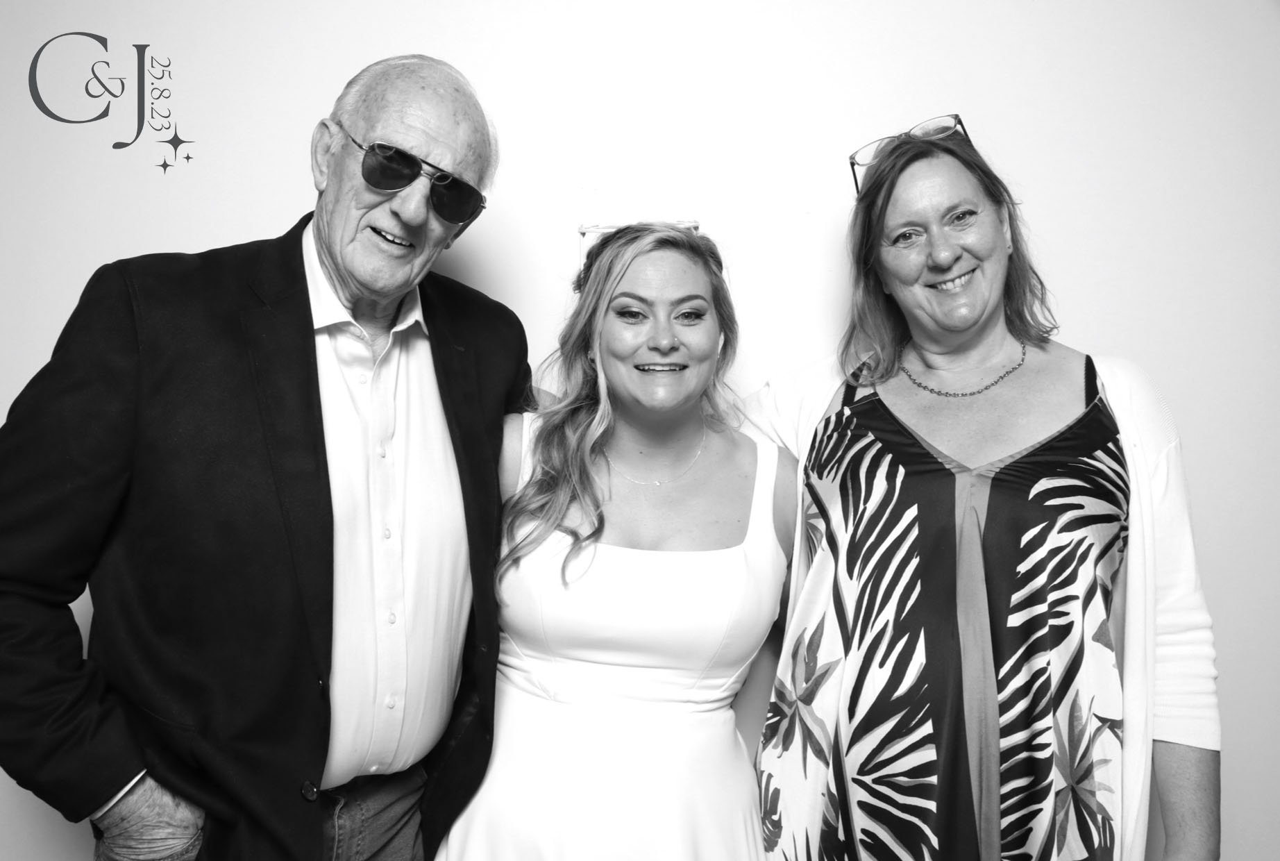 C & J | View more photos from the event at images.mobile-photo-booth.com/u/MobilePhotoBoothUK/C-J