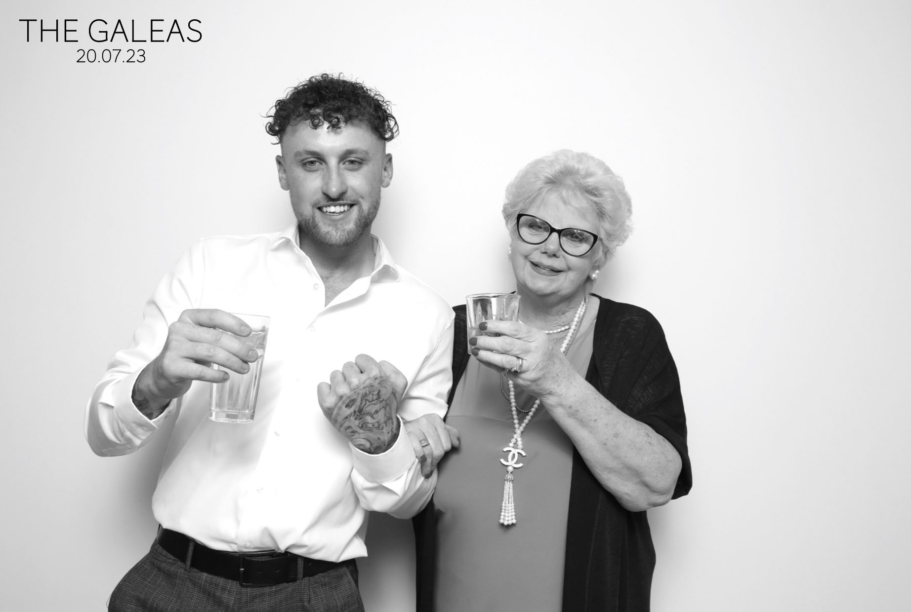Harlie & Josh | View more photos from the event at images.mobile-photo-booth.com/u/MobilePhotoBoothUK/Harlie-Josh