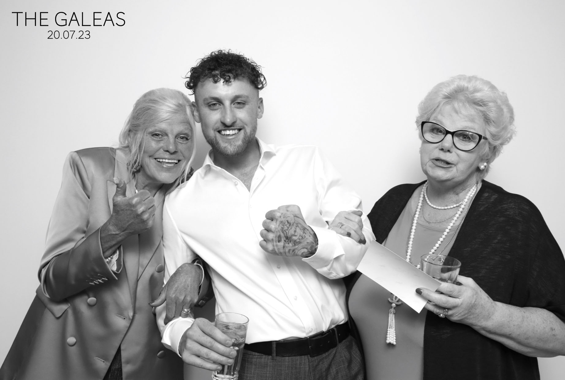 Harlie & Josh | View more photos from the event at images.mobile-photo-booth.com/u/MobilePhotoBoothUK/Harlie-Josh