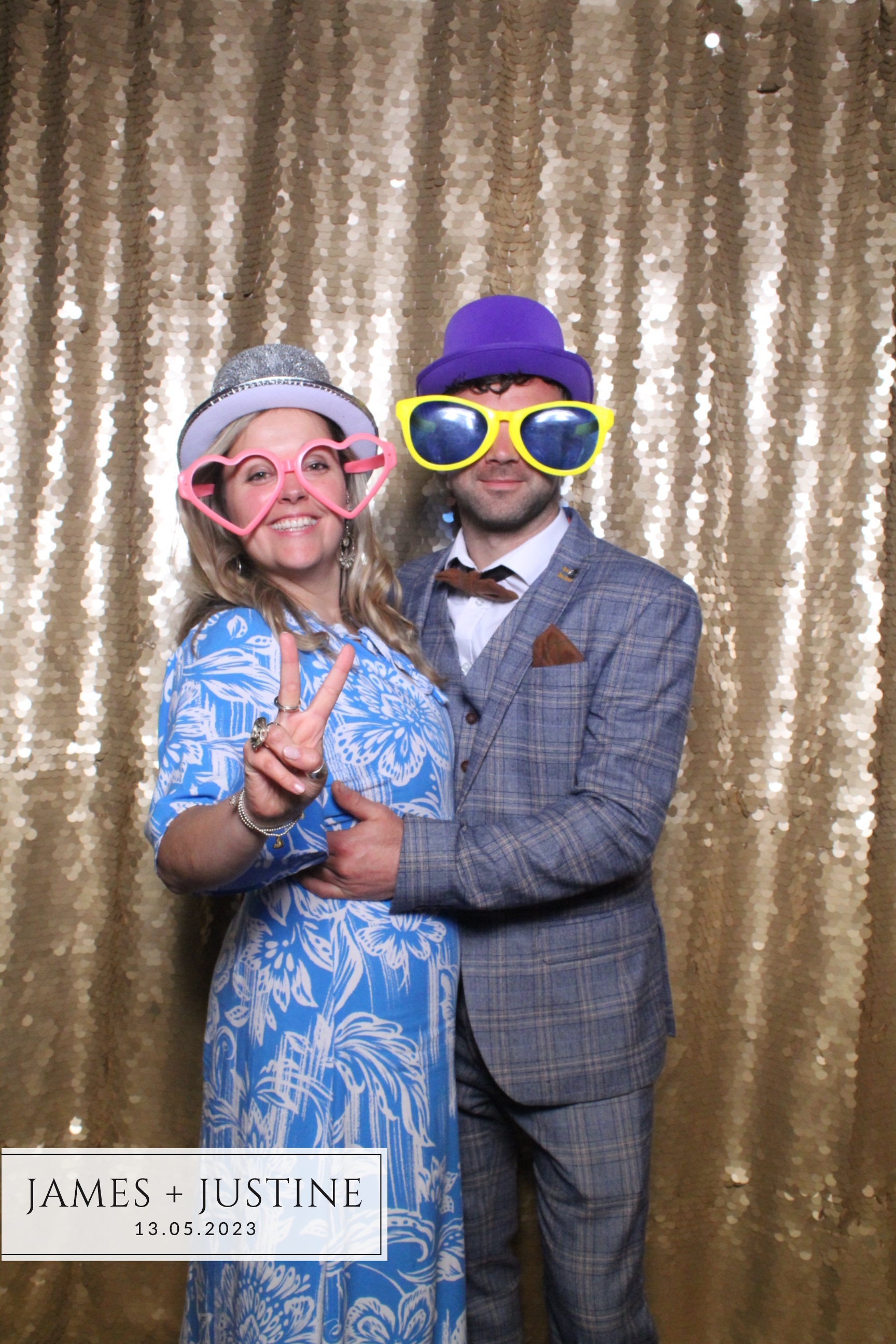 James & Justine | View more photos from the event at images.mobile-photo-booth.com/u/MobilePhotoBoothUK/James-Justine