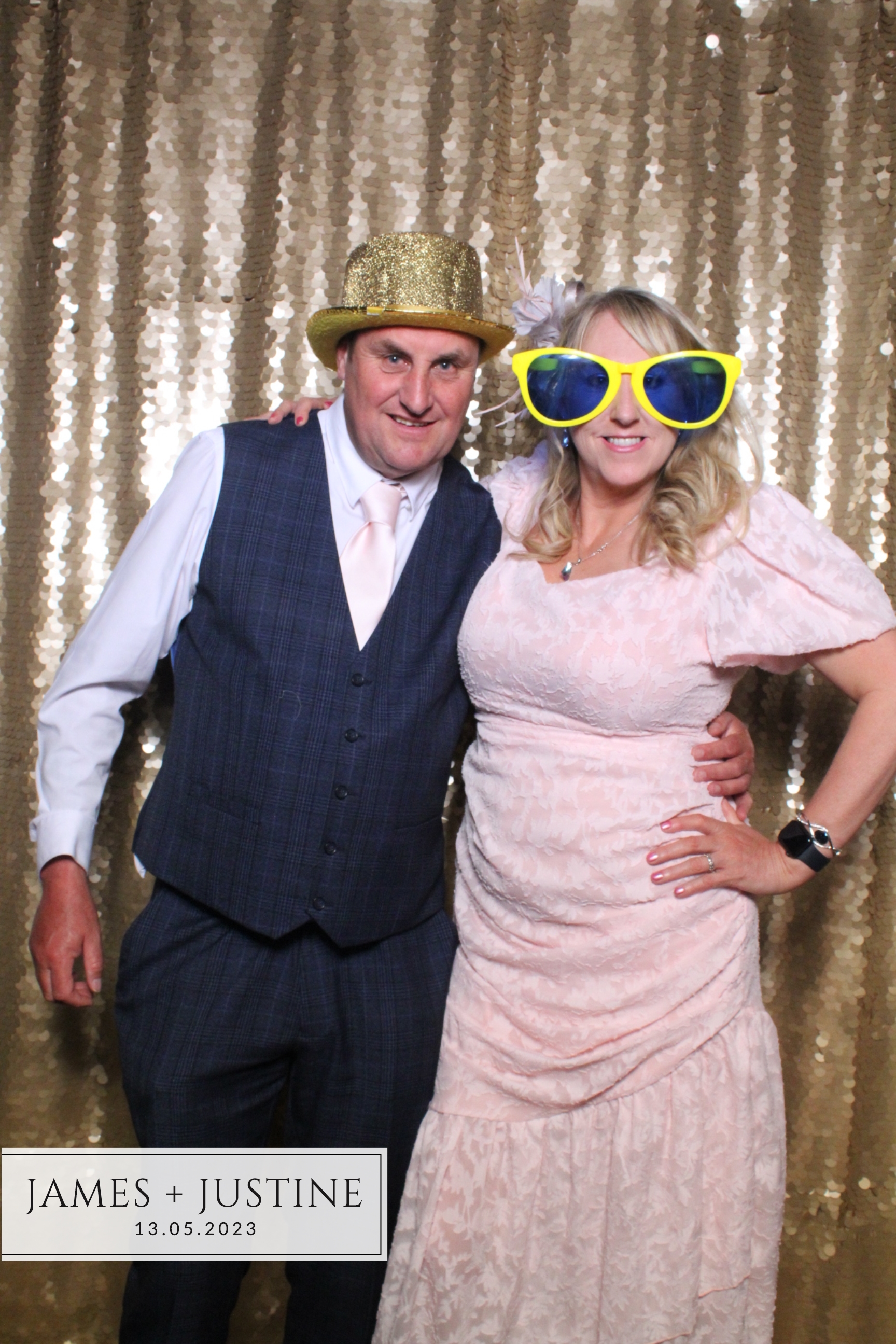 James & Justine | View more photos from the event at images.mobile-photo-booth.com/u/MobilePhotoBoothUK/James-Justine