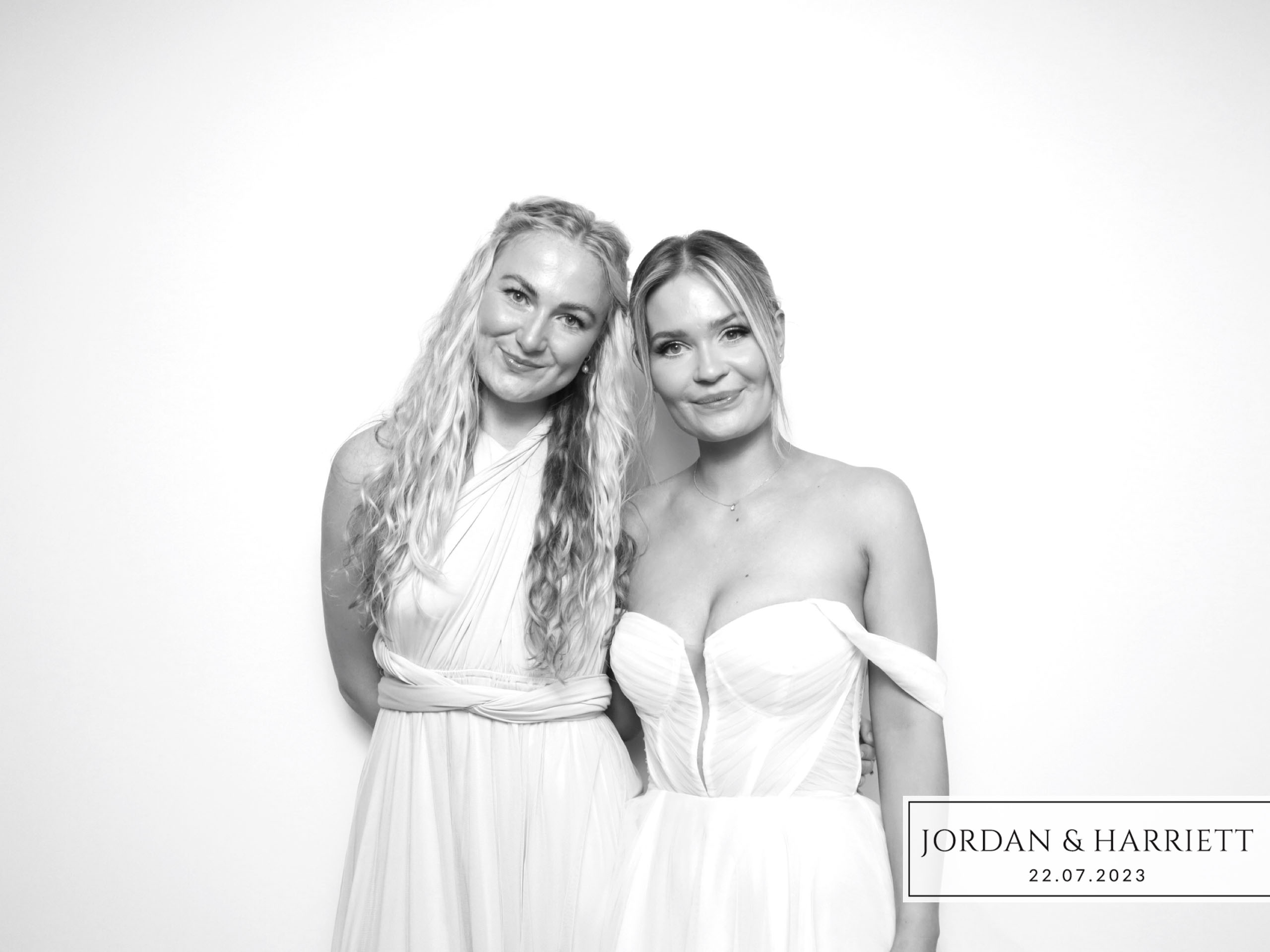Jordan & Harriett | View more photos from the event at images.mobile-photo-booth.com/u/MobilePhotoBoothUK/Jordan-Harriett
