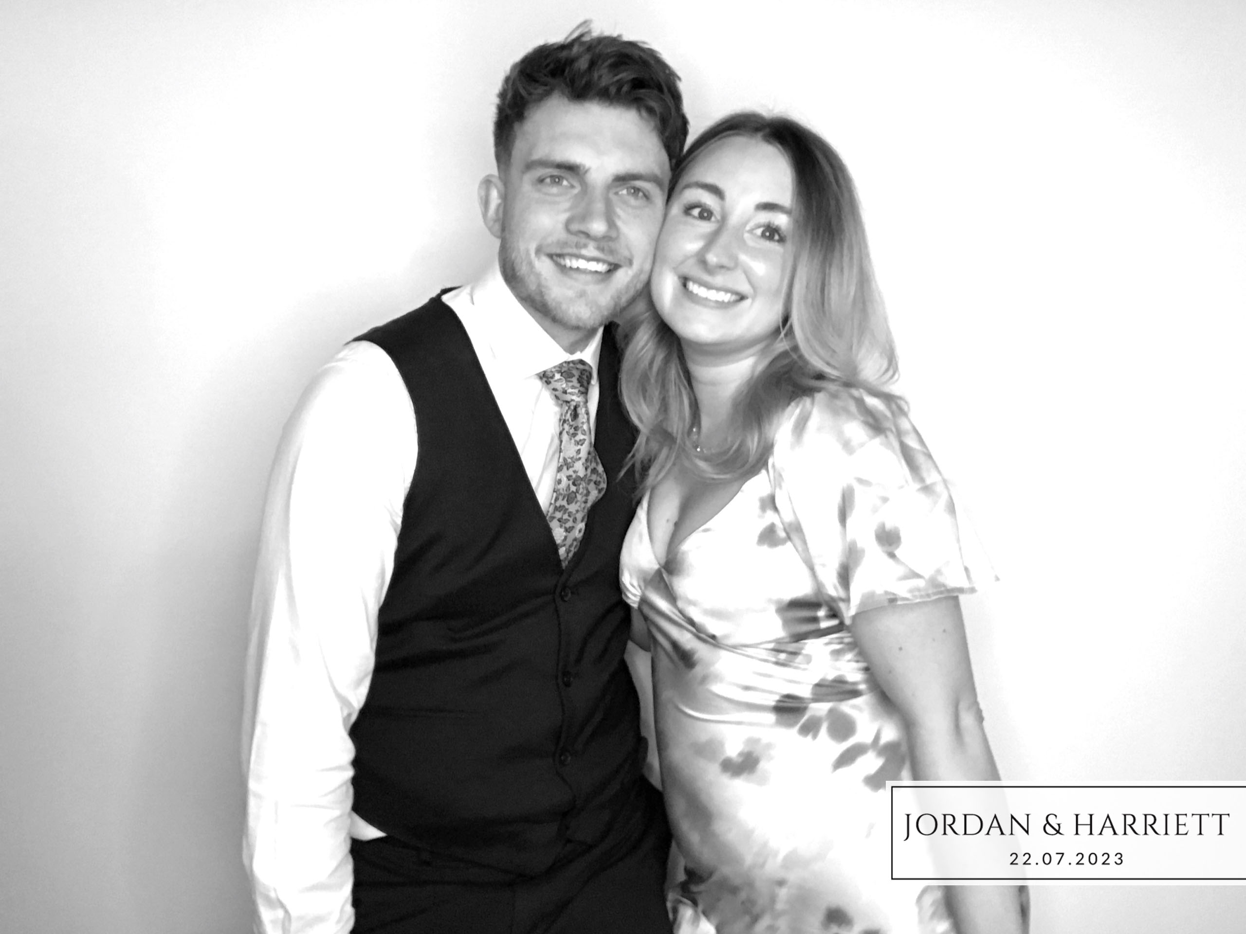 Jordan & Harriett | View more photos from the event at images.mobile-photo-booth.com/u/MobilePhotoBoothUK/Jordan-Harriett