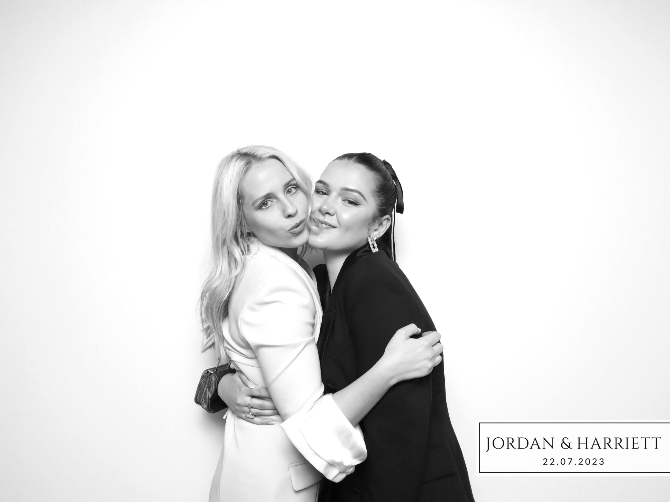 Jordan & Harriett | View more photos from the event at images.mobile-photo-booth.com/u/MobilePhotoBoothUK/Jordan-Harriett